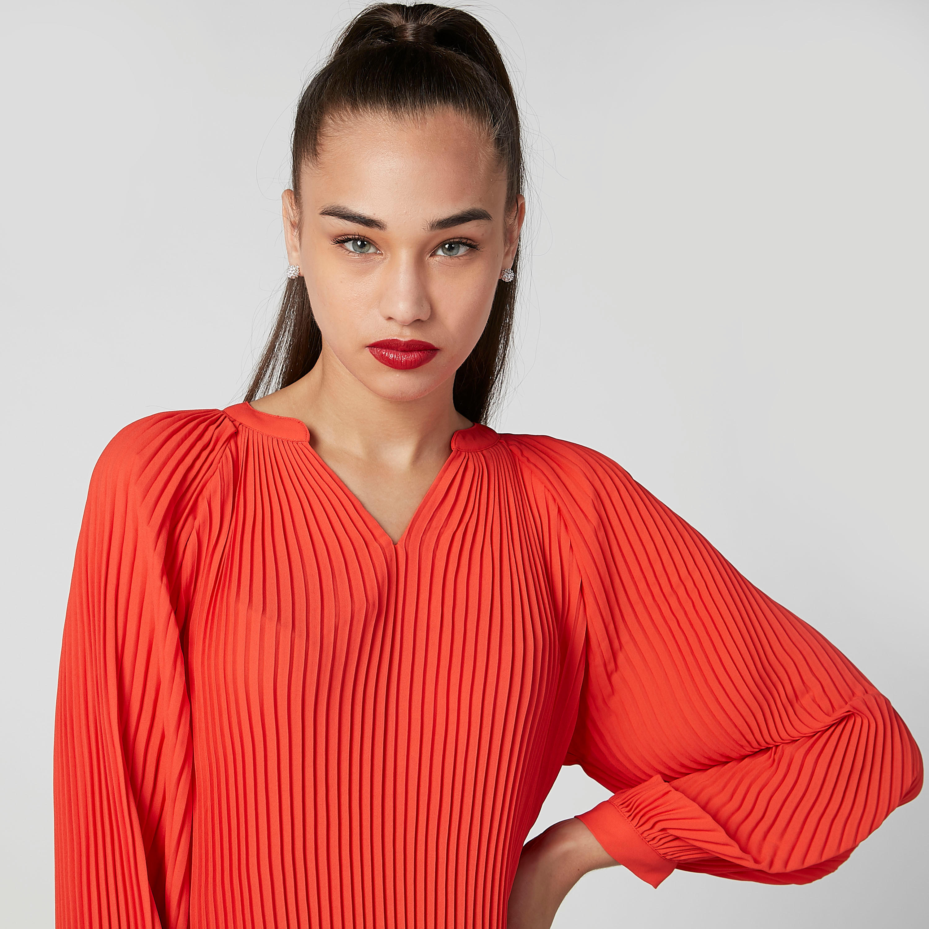 بلوزة بارزة الملمس بياقة V وأكمام طويلة-women-clothing-shirtsandblouses-blouses-image-2