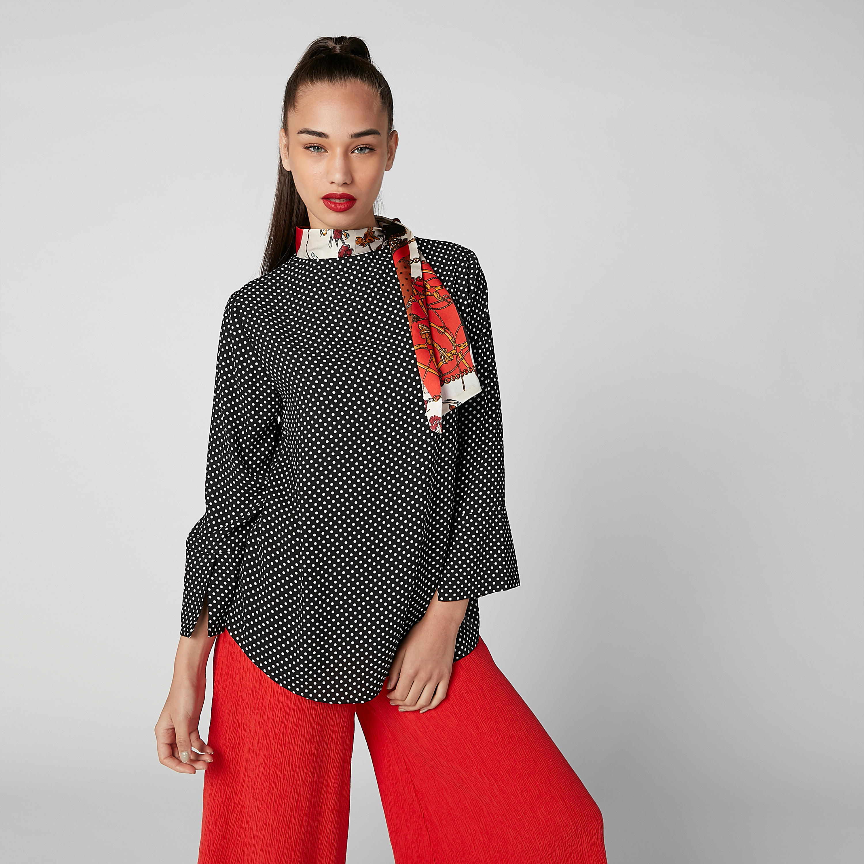 بلوزة مستدامة بأكمام طويلة وأربطة وطبعات -women-clothing-shirtsandblouses-blouses-image-1