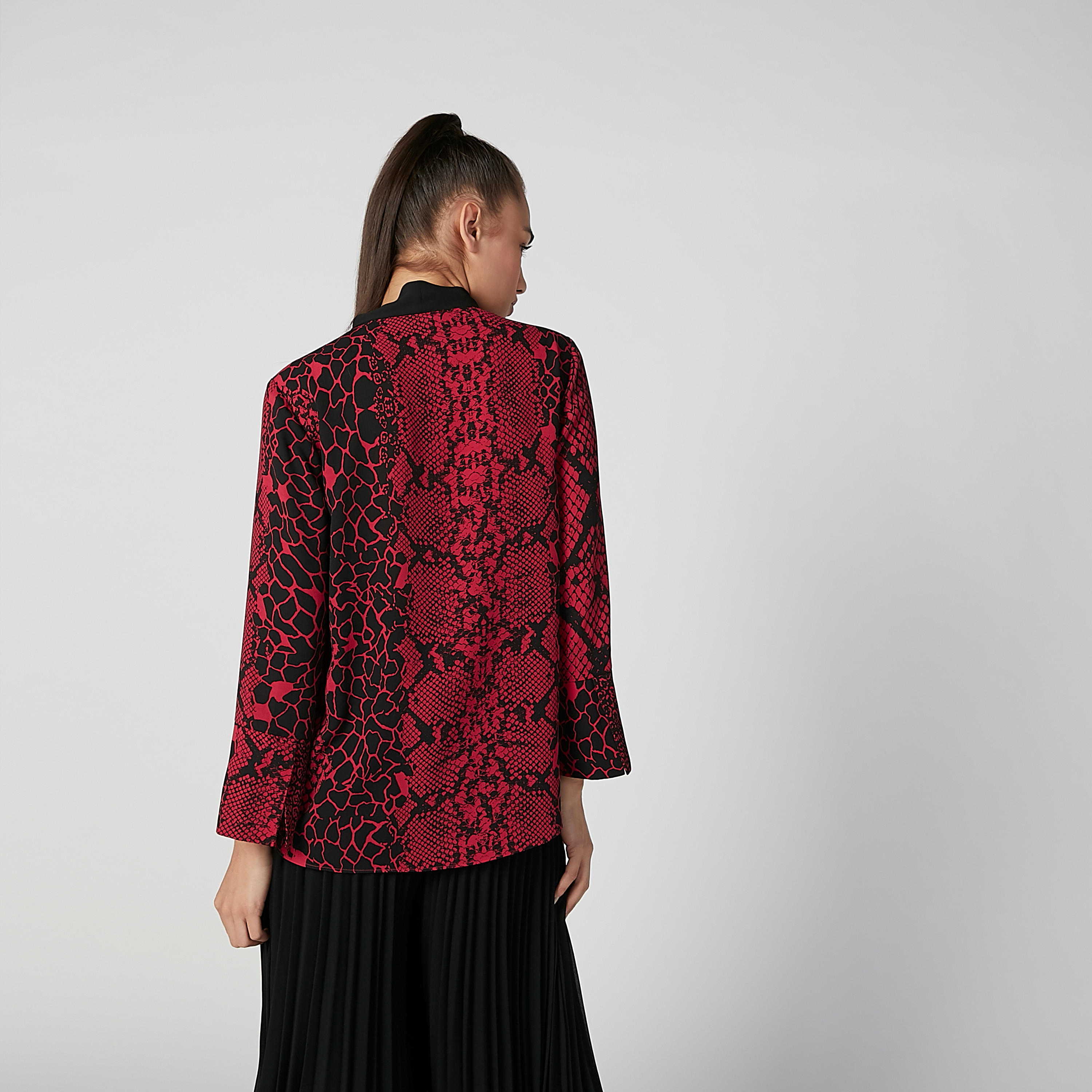 بلوزة مستادمة بأكمام طويلة وفيونكة وطبعات-women-clothing-shirtsandblouses-blouses-image-6