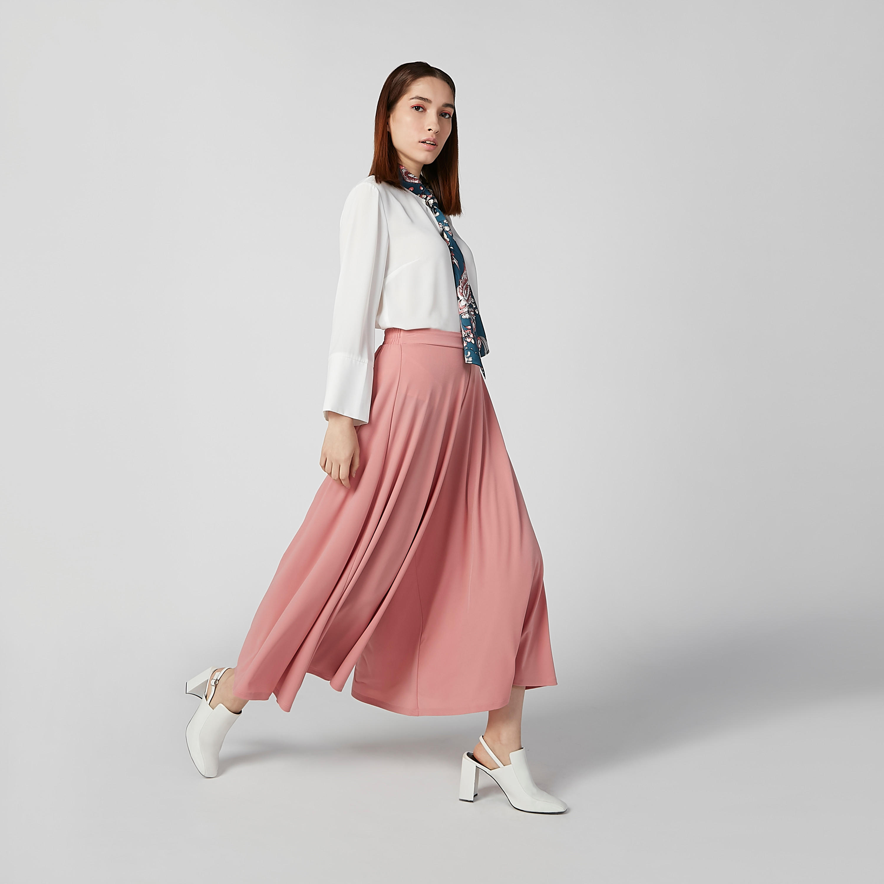 بنطلون مستدام واسع الساقين سادة بخصر مطّاطي متوسط الارتفاع-women-clothing-bottoms-trousers-image-2