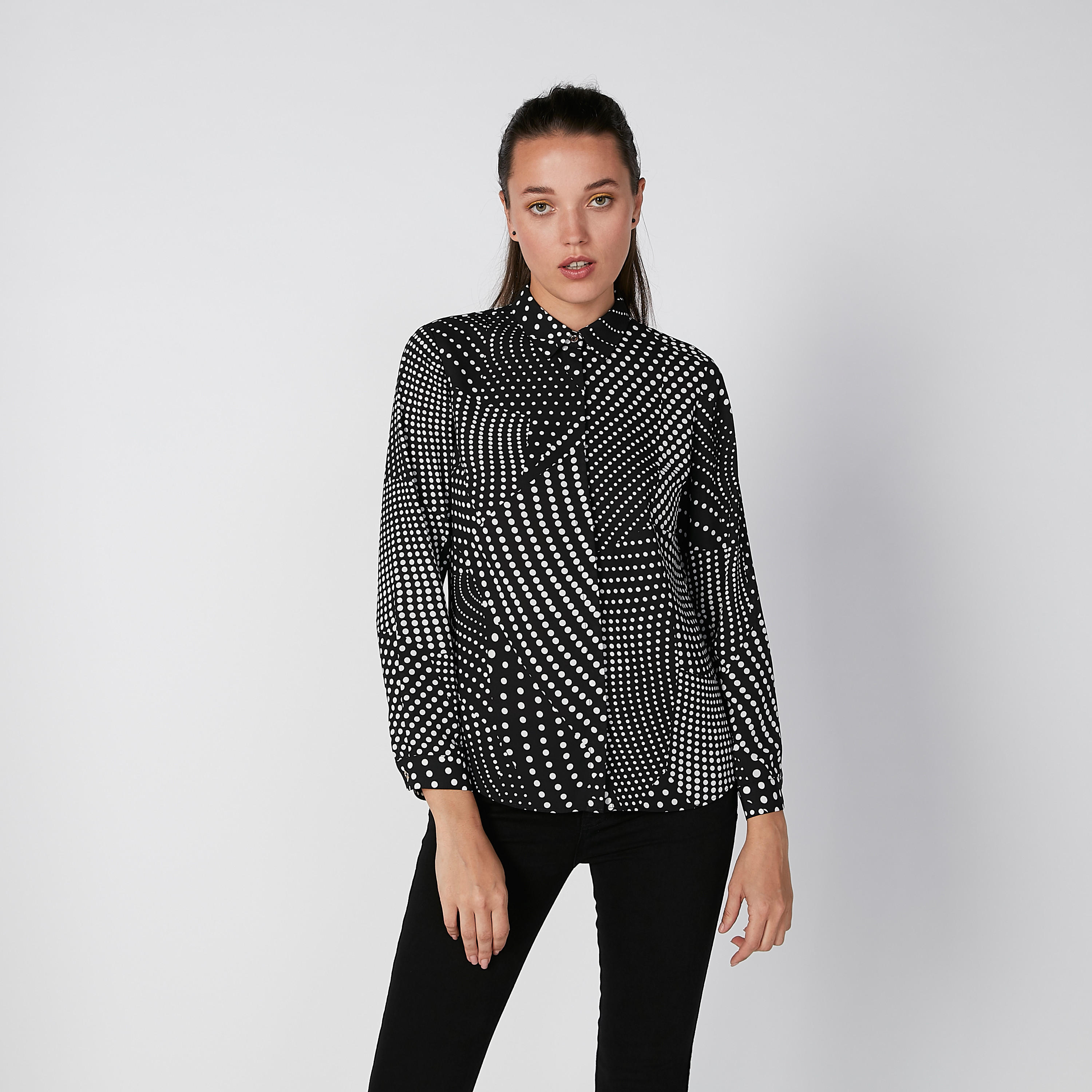 قميص بأكمام طويلة وأزرار مخفيّة وطبعات منقّطة-women-clothing-shirtsandblouses-shirts-image-3