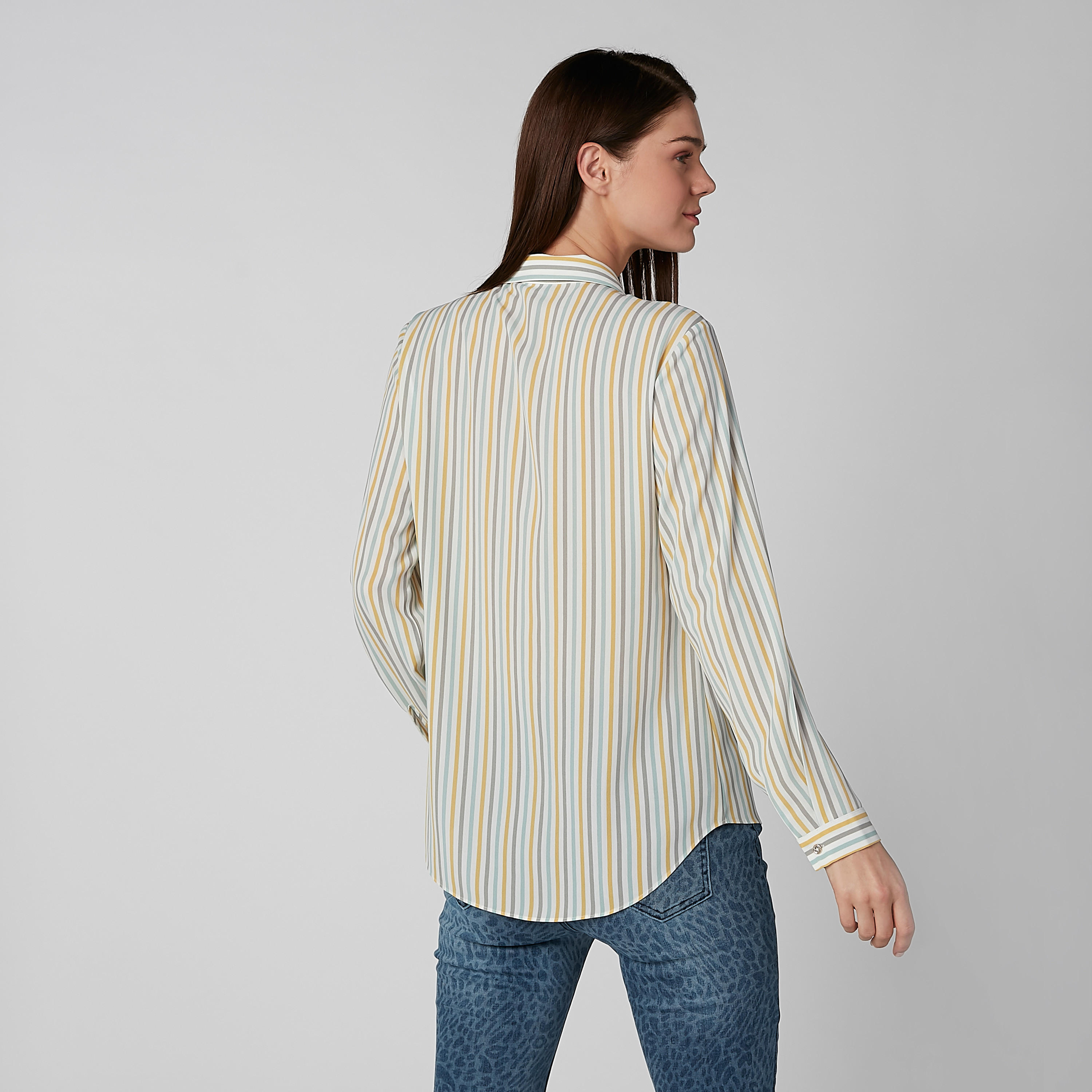 قميص مخطط بأكمام طويلة ووصلة أزرار كاملة.-women-clothing-shirtsandblouses-shirts-image-2