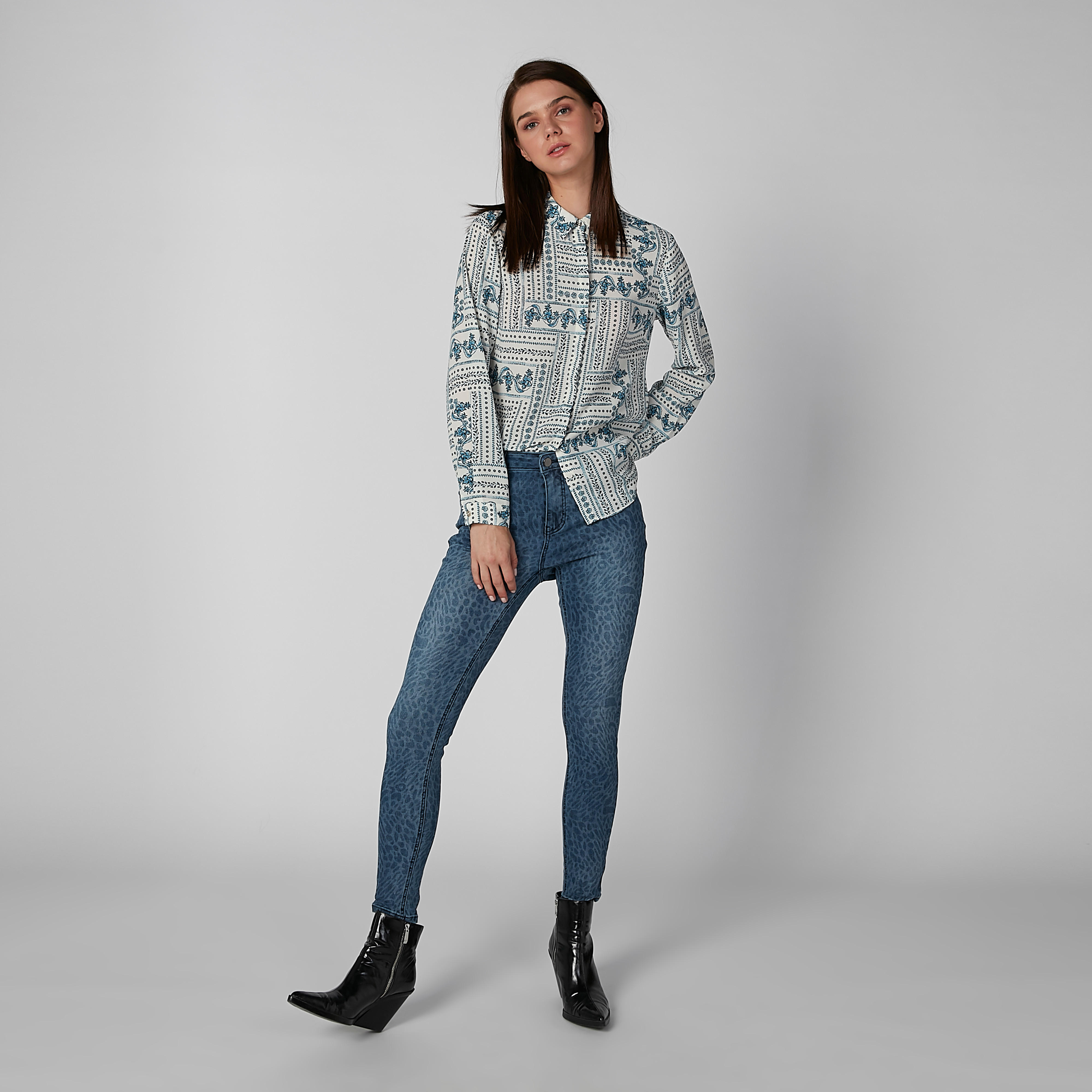 Printed Shirt with Concealed Placket and Long Sleeves-women-clothing-shirtsandblouses-shirts-image-3