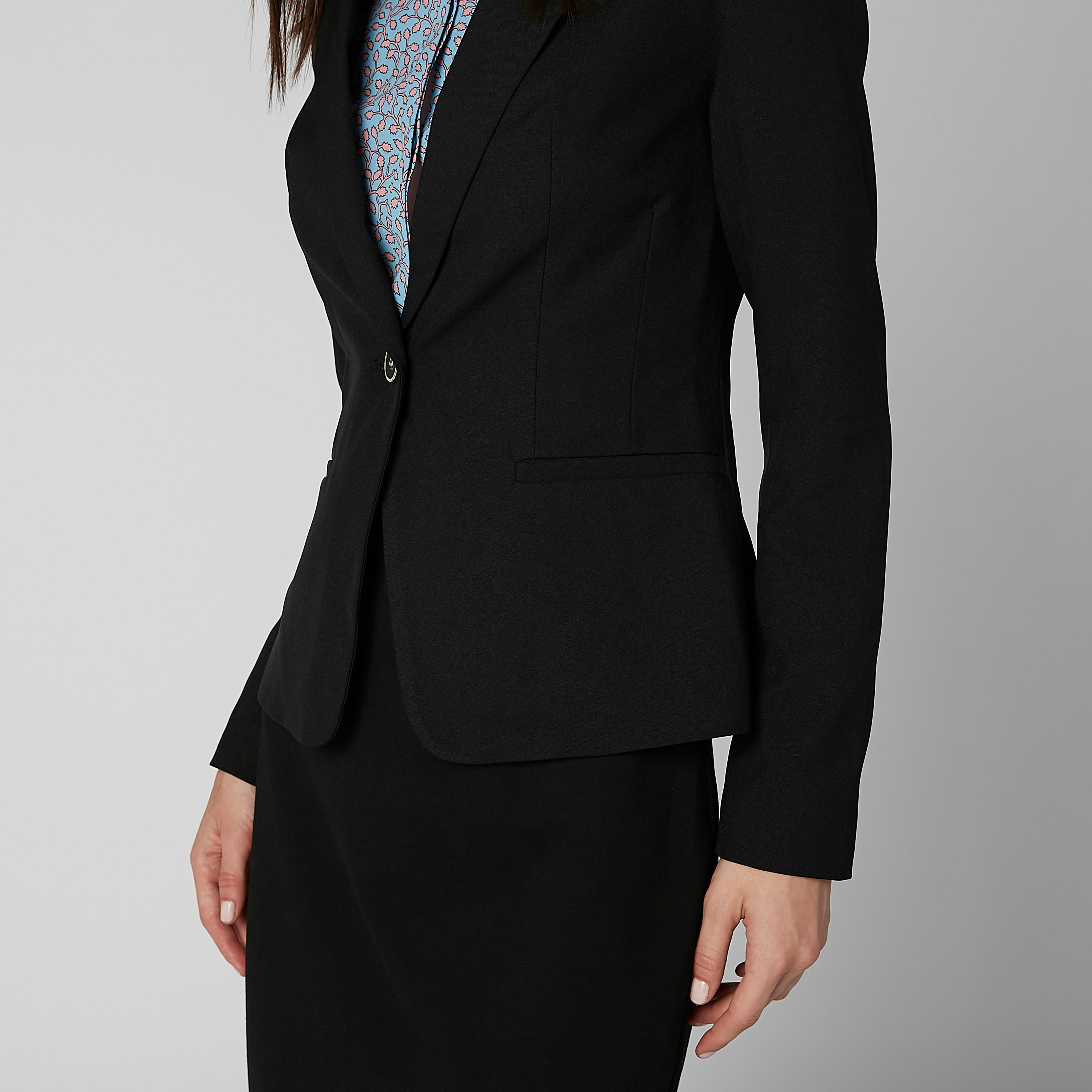 جاكيت سادة بجيوب-women-clothing-coatsandjackets-blazers-image-3