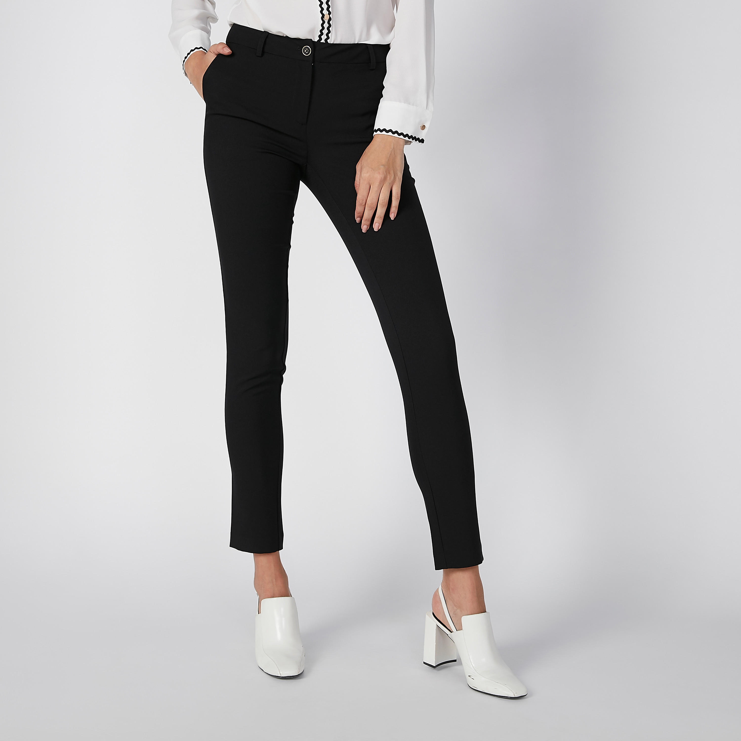 بنطال سادة بقصّة سكيني وخصر متوسط الارتفاع وجيوب وحلقات للحزام-women-clothing-bottoms-trousers-image-3