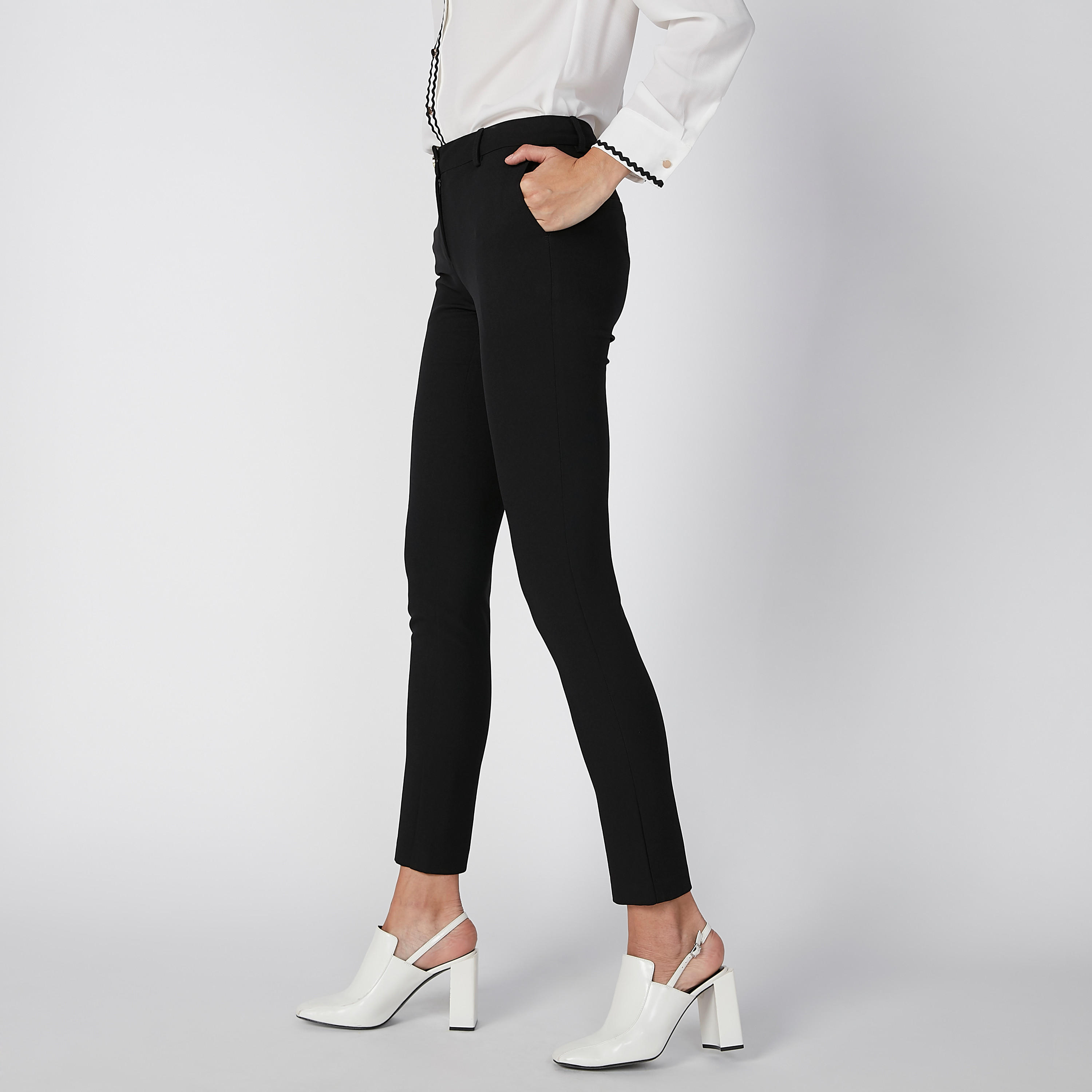 بنطال سادة بقصّة سكيني وخصر متوسط الارتفاع وجيوب وحلقات للحزام-women-clothing-bottoms-trousers-image-4