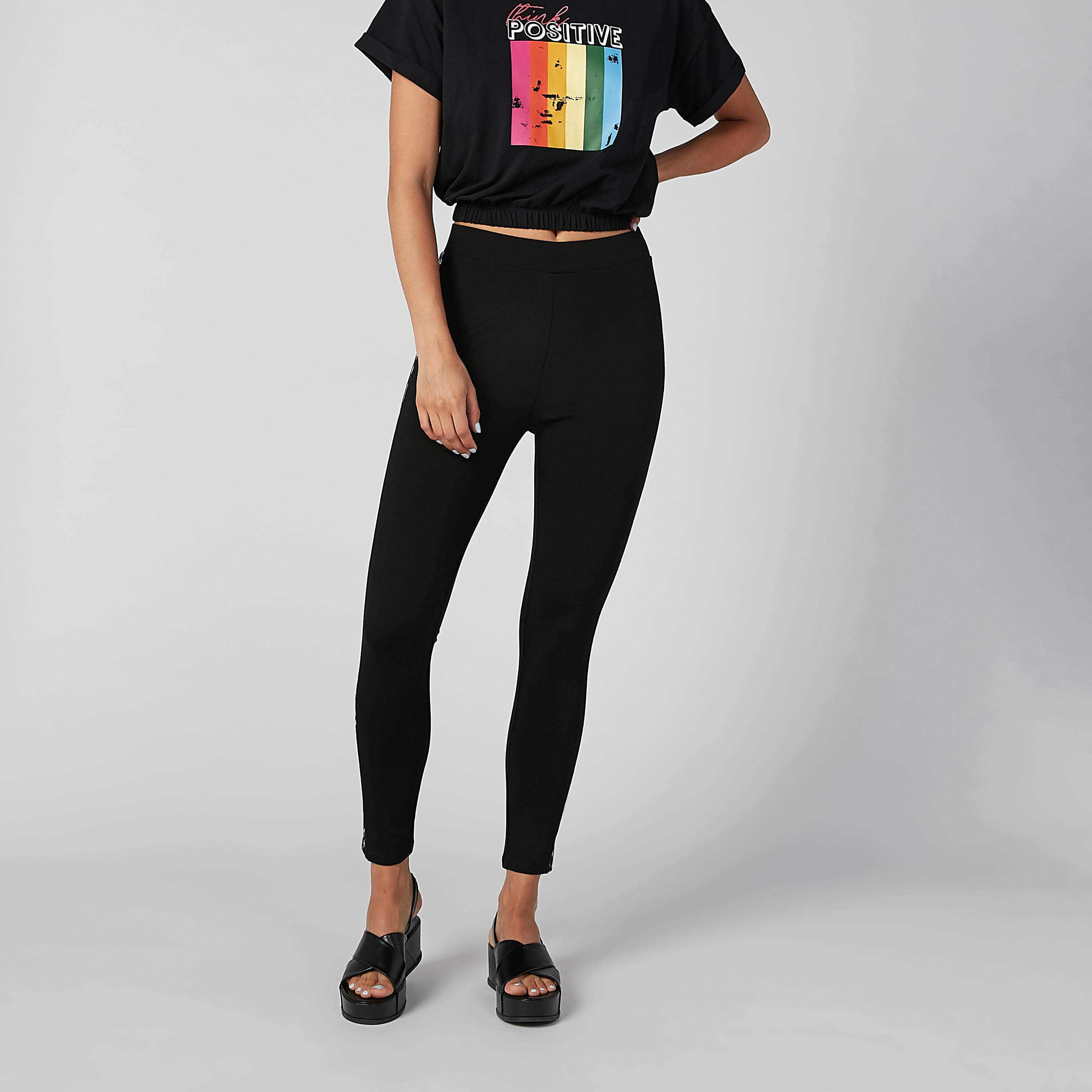 بنطال ليقنز بقصّة سكيني وخصر مطّاطي متوسط الارتفاع وطبعات-women-clothing-bottoms-leggings-image-2