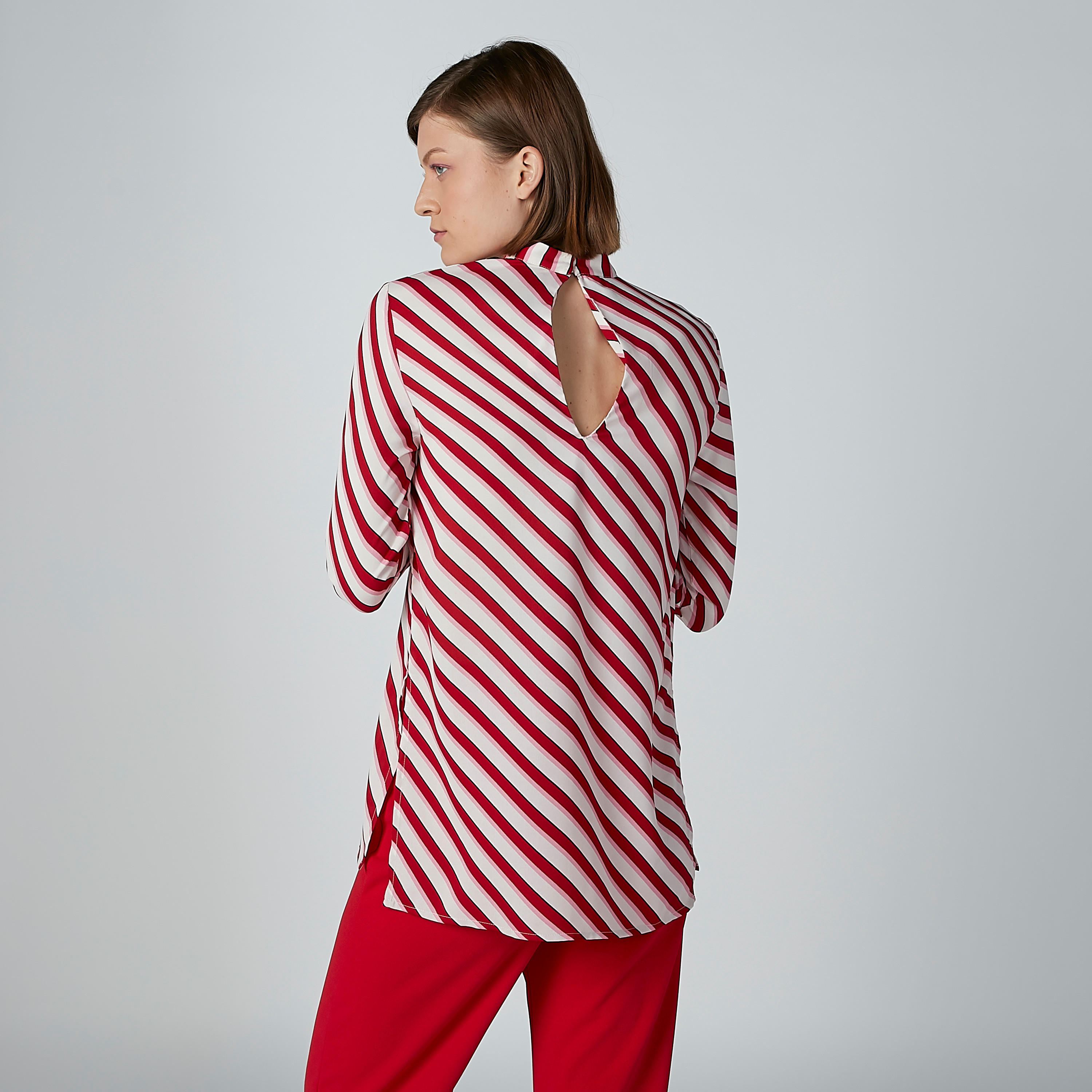 بلوزة مقلّمة بياقة عالية وأكمام طويلة-women-clothing-shirtsandblouses-blouses-image-4