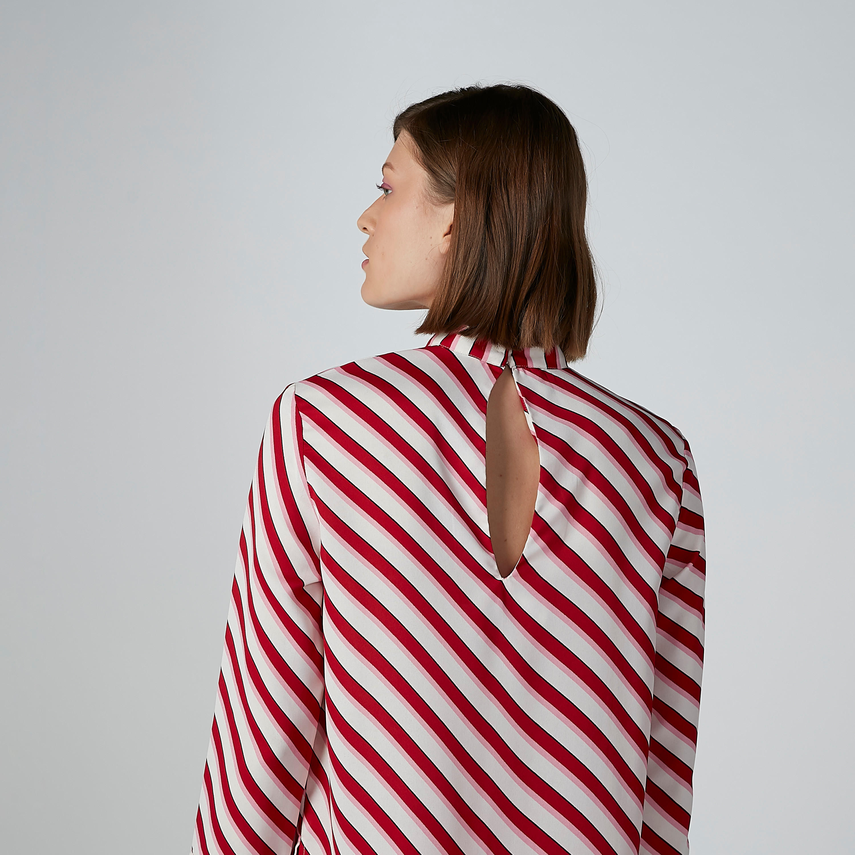 بلوزة مقلّمة بياقة عالية وأكمام طويلة-women-clothing-shirtsandblouses-blouses-image-5