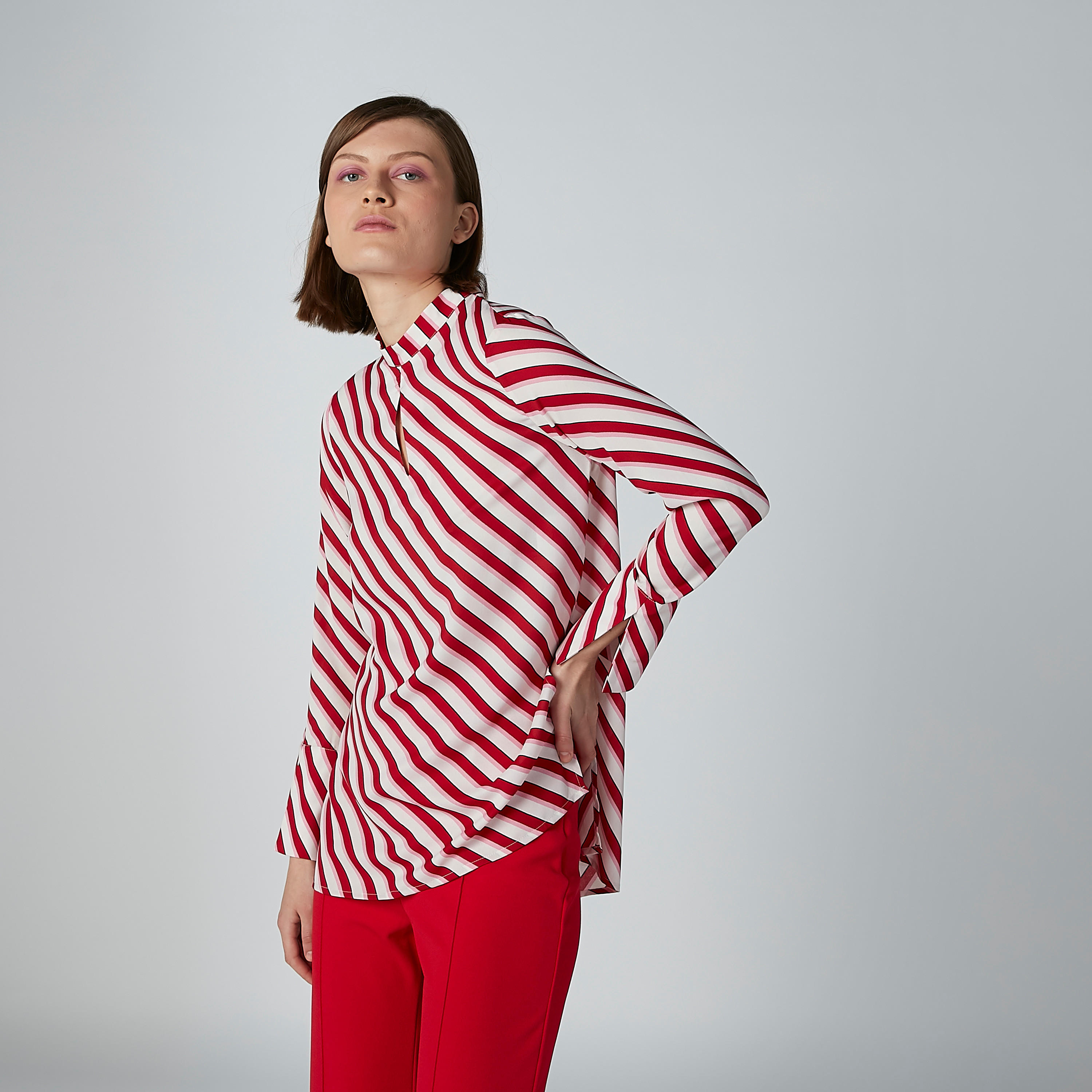 بلوزة مقلّمة بياقة عالية وأكمام طويلة-women-clothing-shirtsandblouses-blouses-image-6
