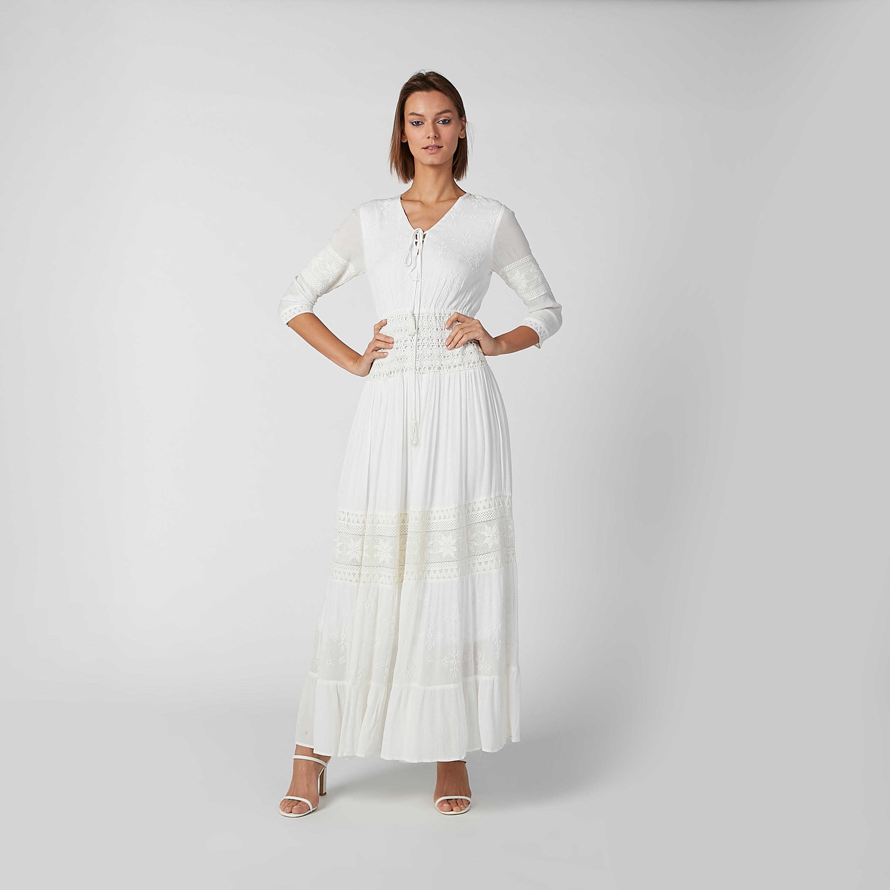 فستان منسوج بارز الملمس طويل بأكمام 3/4 وياقة رباط بشرّابات-women-clothing-dresses-image-3