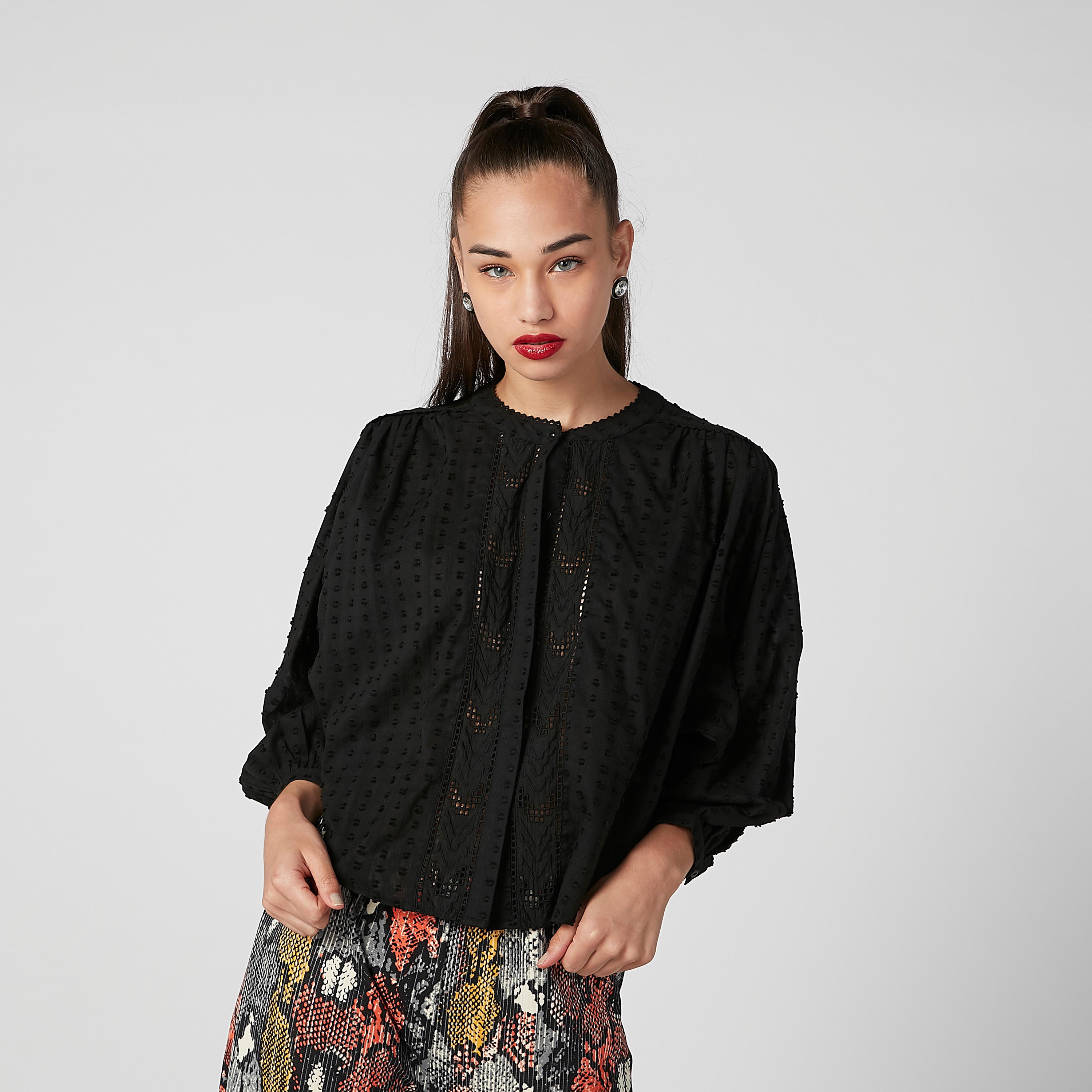 بلوزة قصيرة بارزة الملمس بياقة ماندارين وأكمام 3/4-women-clothing-shirtsandblouses-blouses-image-7