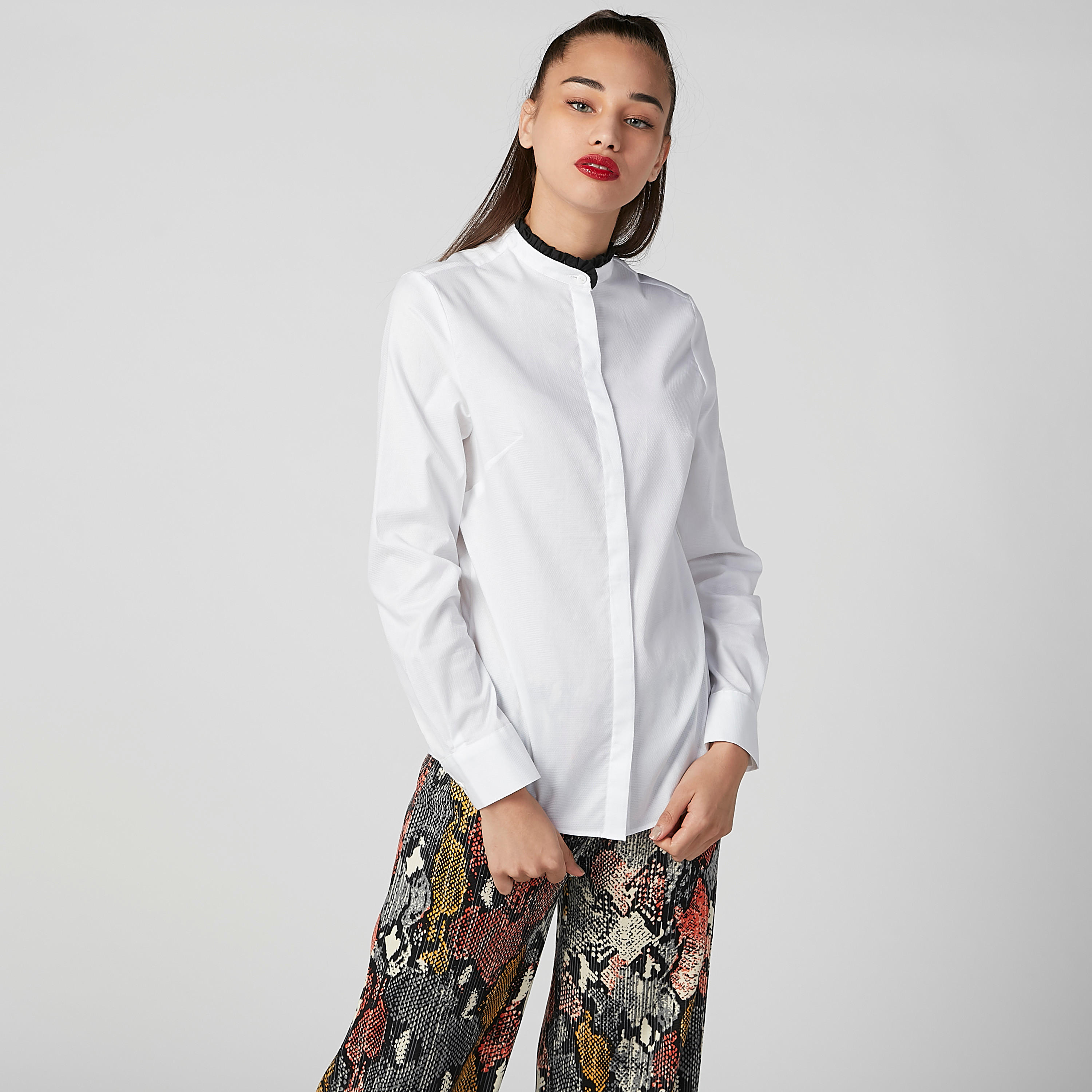 قميص مستدام سادة بياقة عالية وأكمام طويلة -women-clothing-shirtsandblouses-shirts-image-2