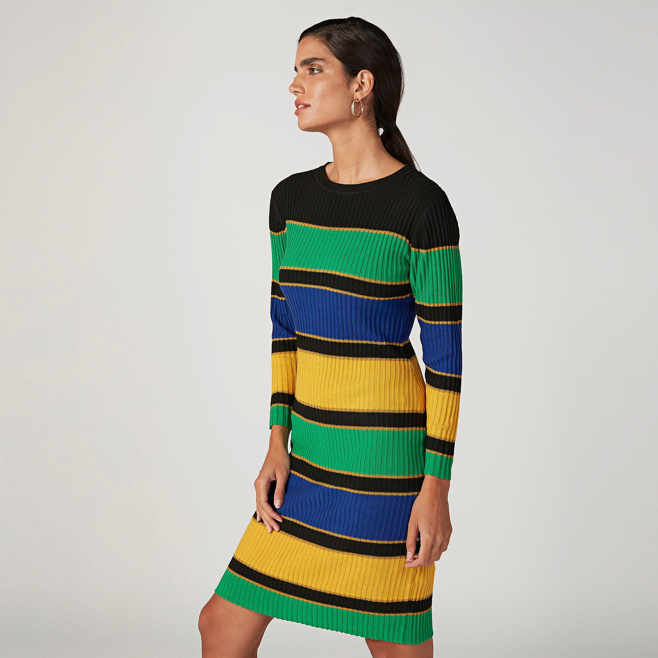 فستان ميدي مقلّم بقصّة ضيّقة وياقة مستديرة وأكمام طويلة-women-clothing-dresses-image-4