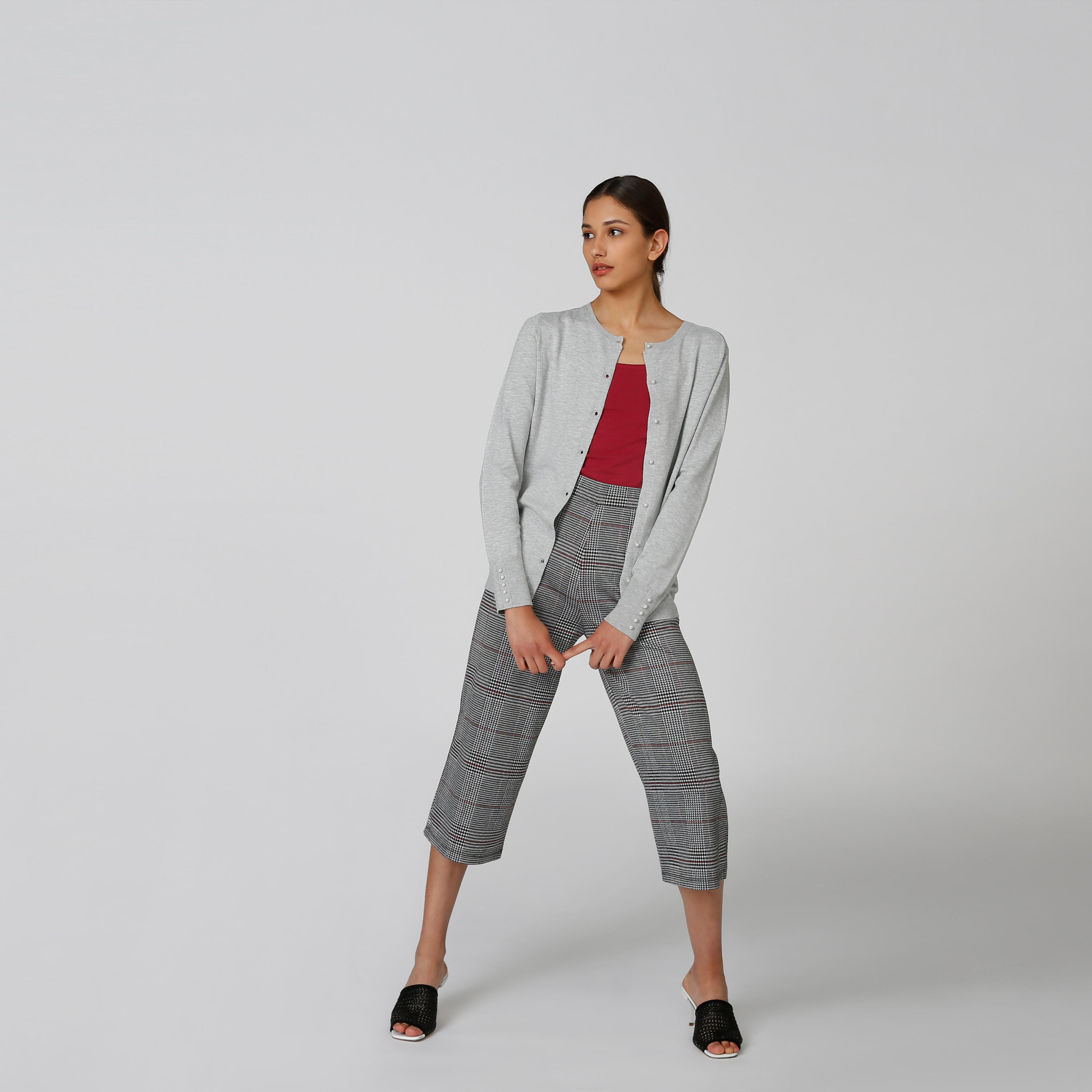 كنزة مزيّنة بياقة مستديرة وأكمام طويلة-women-clothing-cardigansandjumpers-jumpers-image-3