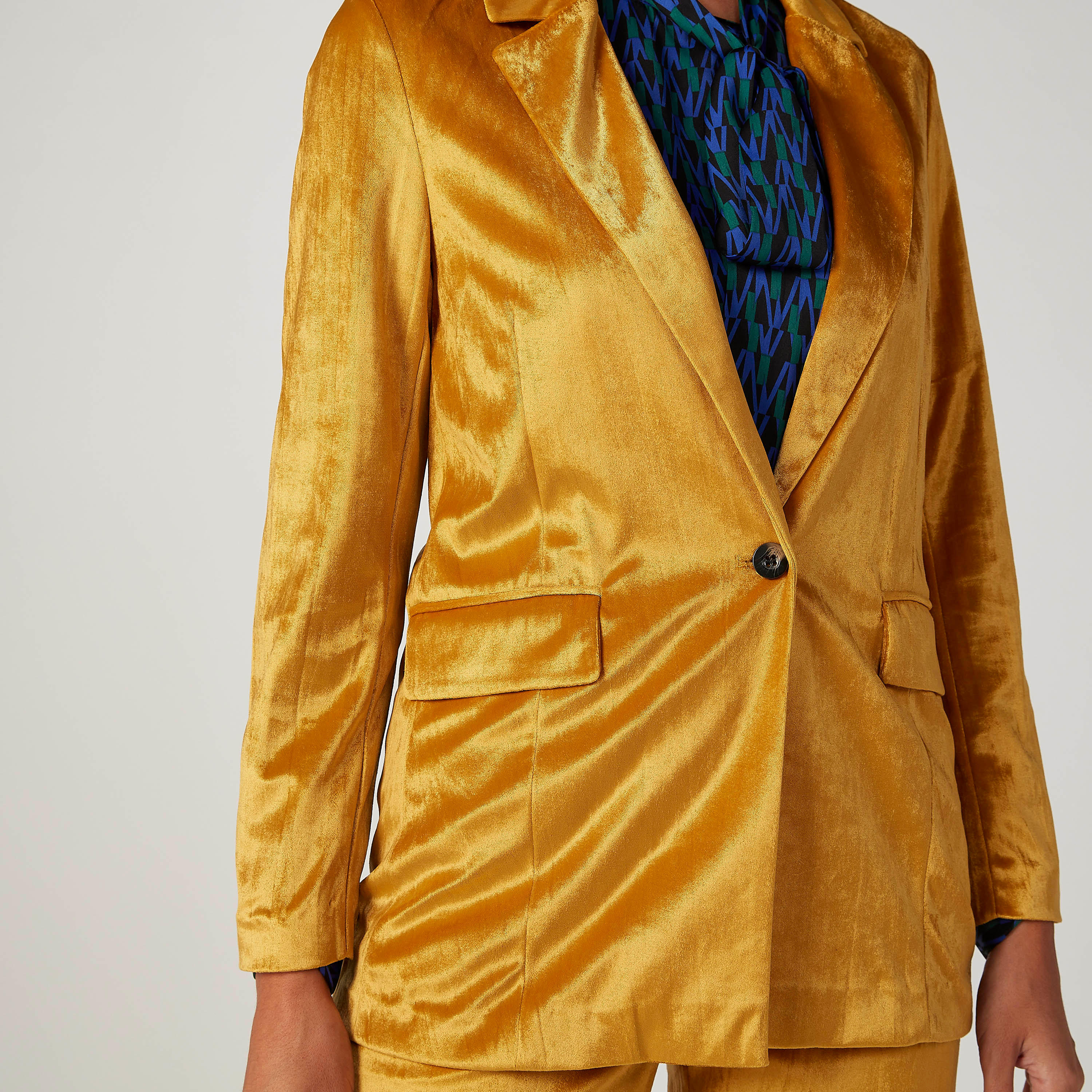 Textured Blazer with Notched Lapel and Pocket Detail-women-clothing-coatsandjackets-blazers-image-3