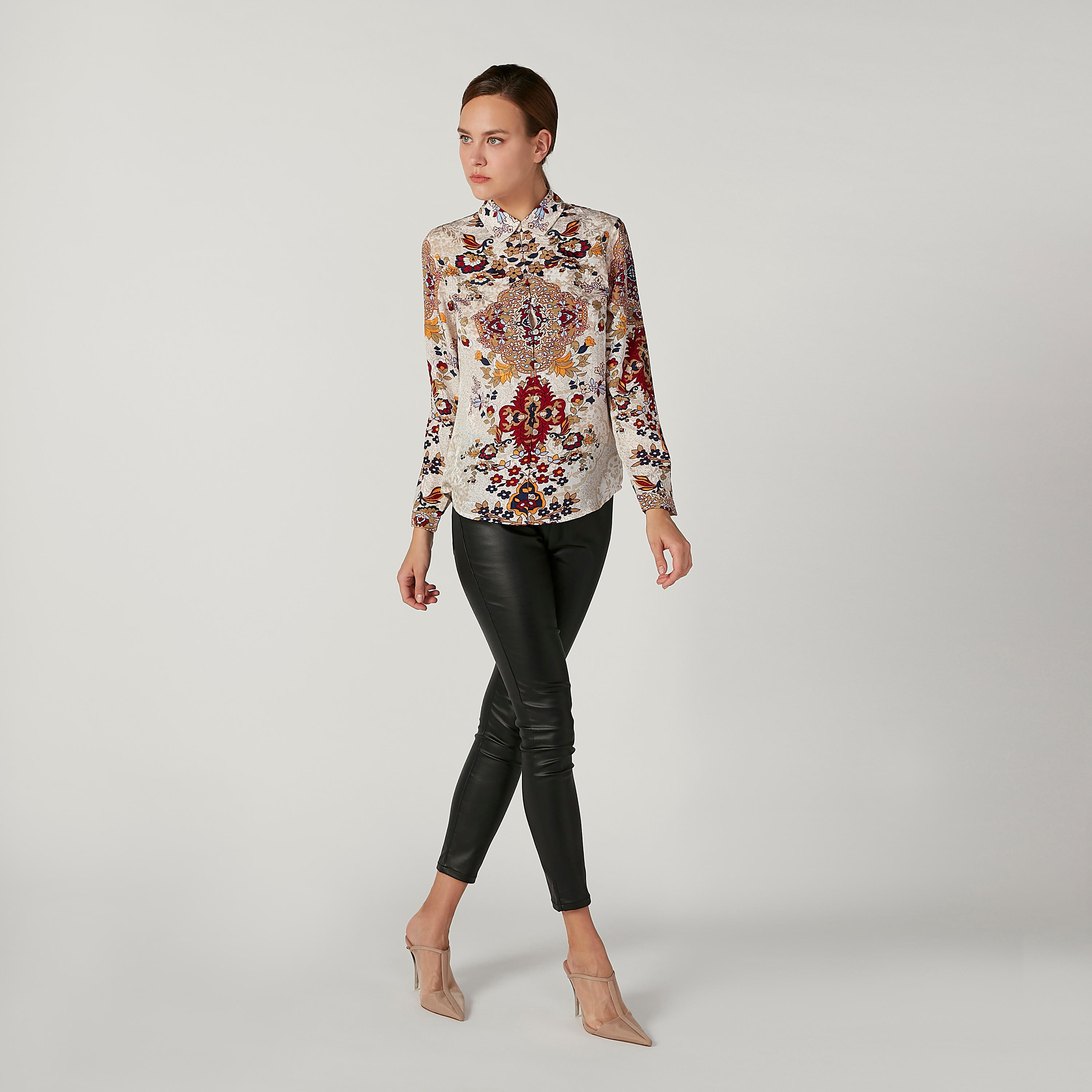 تيشيرت بياقة عاديّة وأكمام طويلة وطبعات-women-clothing-shirtsandblouses-shirts-image-4