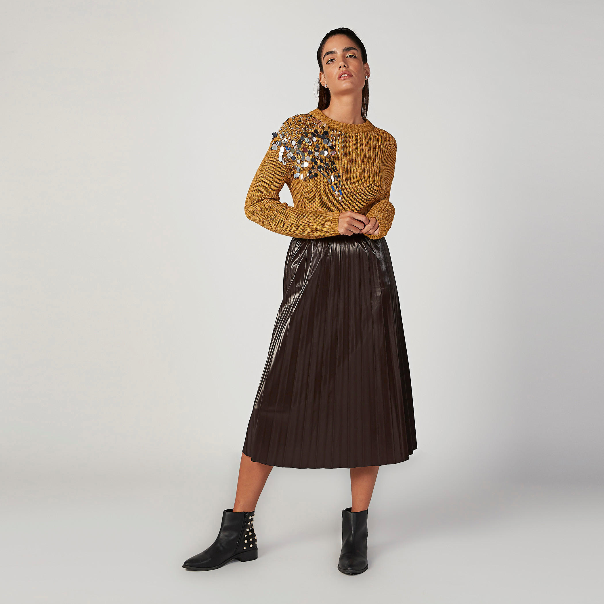 كنزة بتفاصيل مزيّمة وأكمام طويلة-women-clothing-cardigansandjumpers-jumpers-image-2