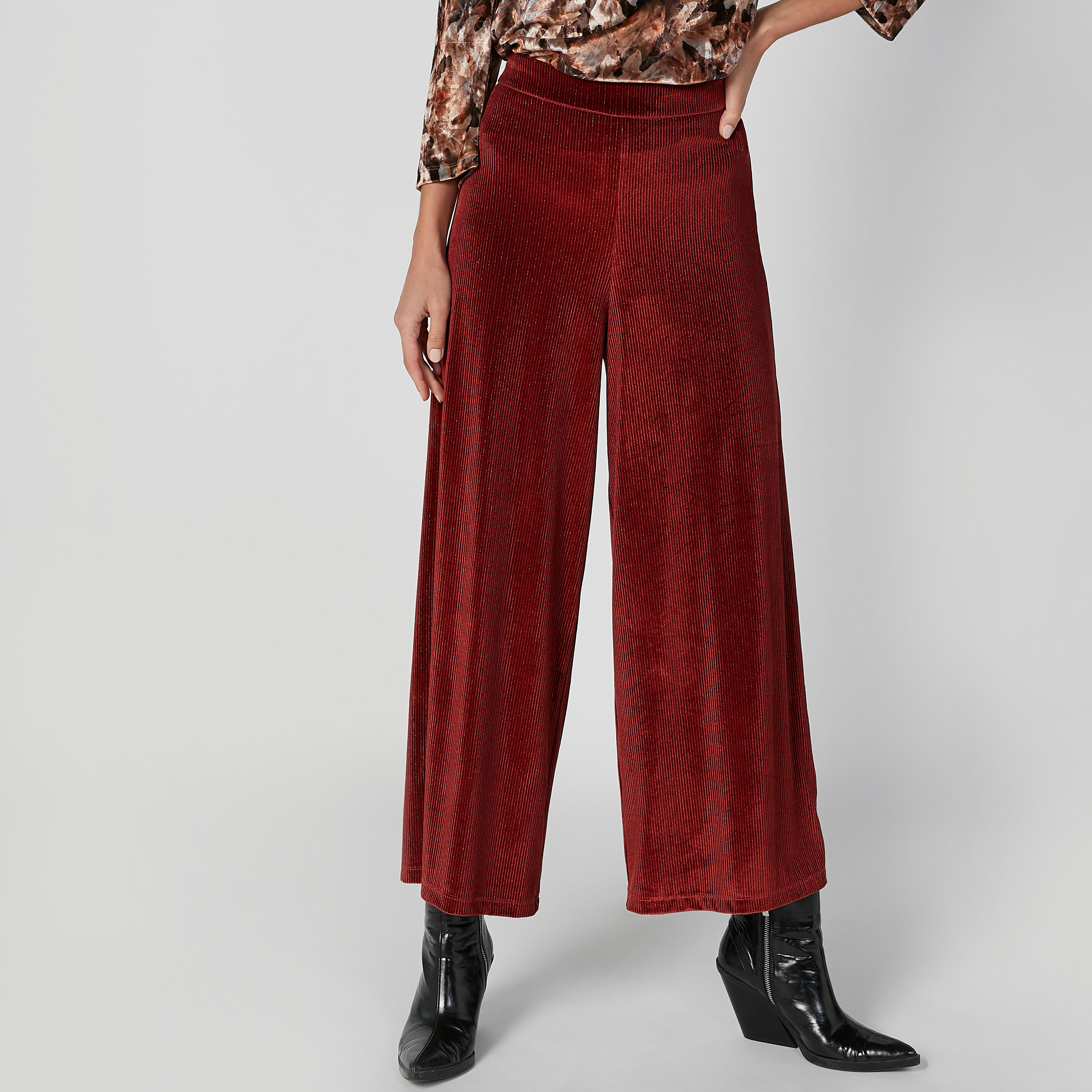بنطلون مستدام بارز الملمس بقصّة واسعة وخصر متوسط الارتفاع-women-clothing-bottoms-trousers-image-1