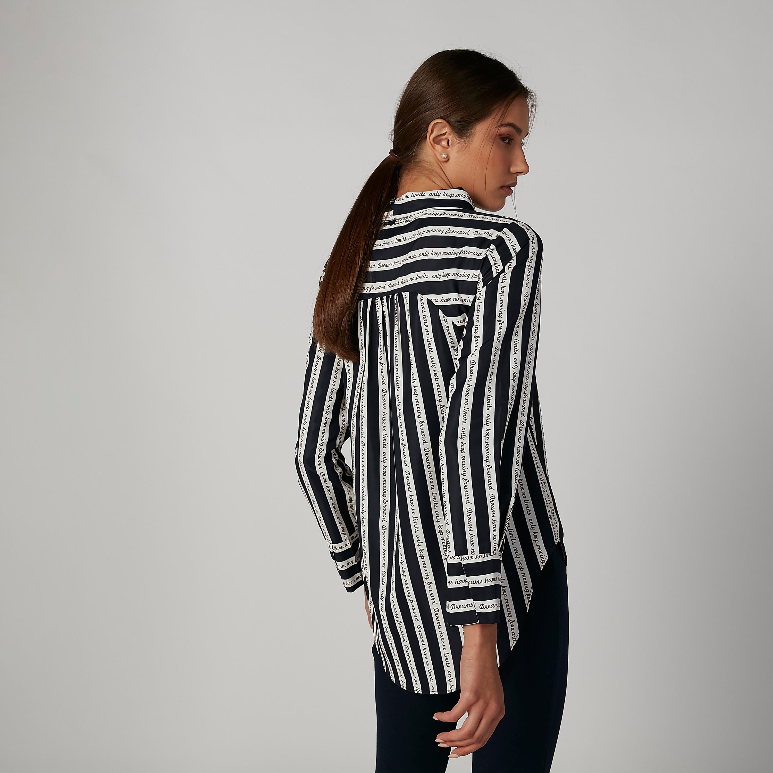 بلوزة مستدامة بأكمام طويلة وطبعات وربطة عنق -women-clothing-shirtsandblouses-blouses-image-2
