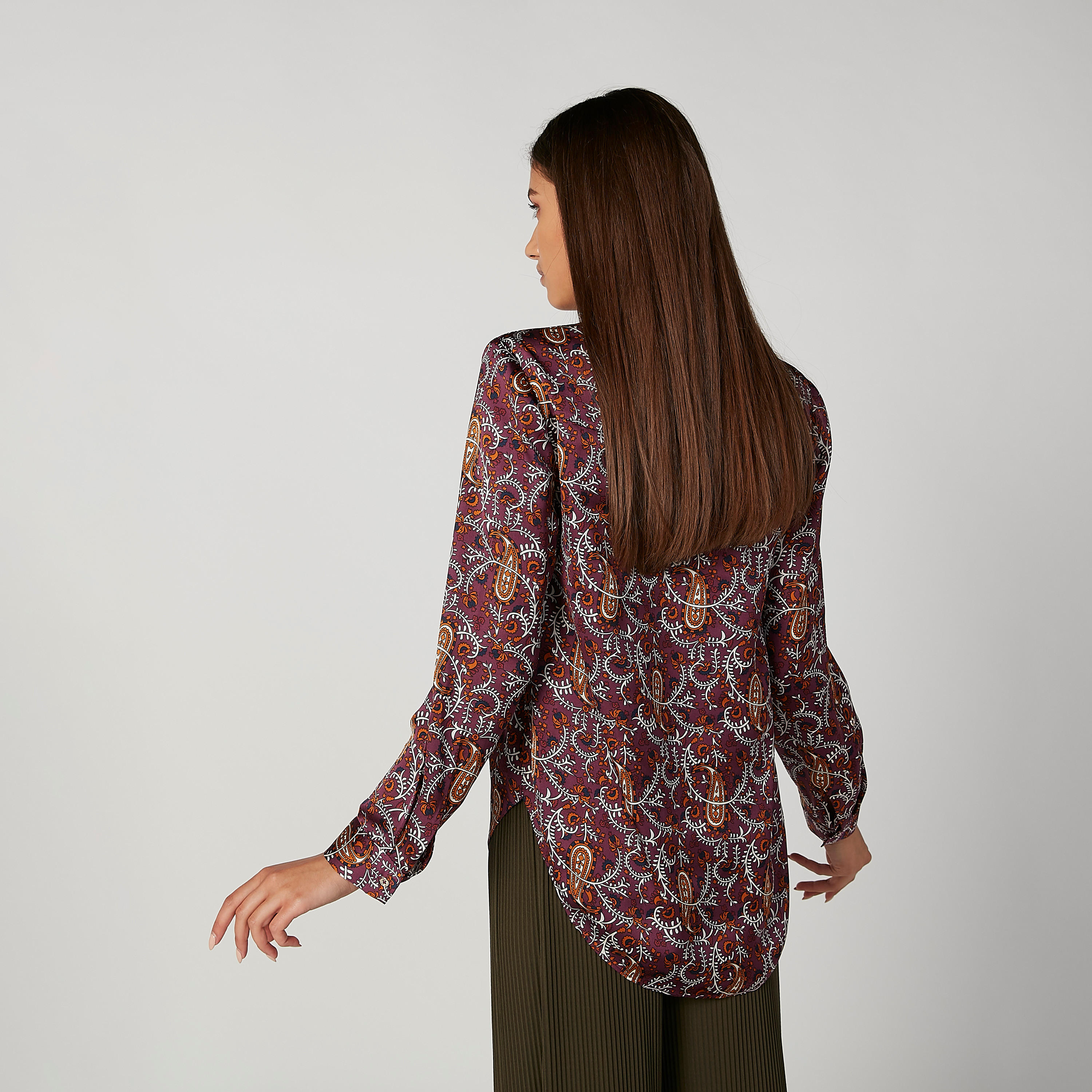 بلوزة بياقة V وأكمام طويلة وطبعات-women-clothing-shirtsandblouses-blouses-image-2