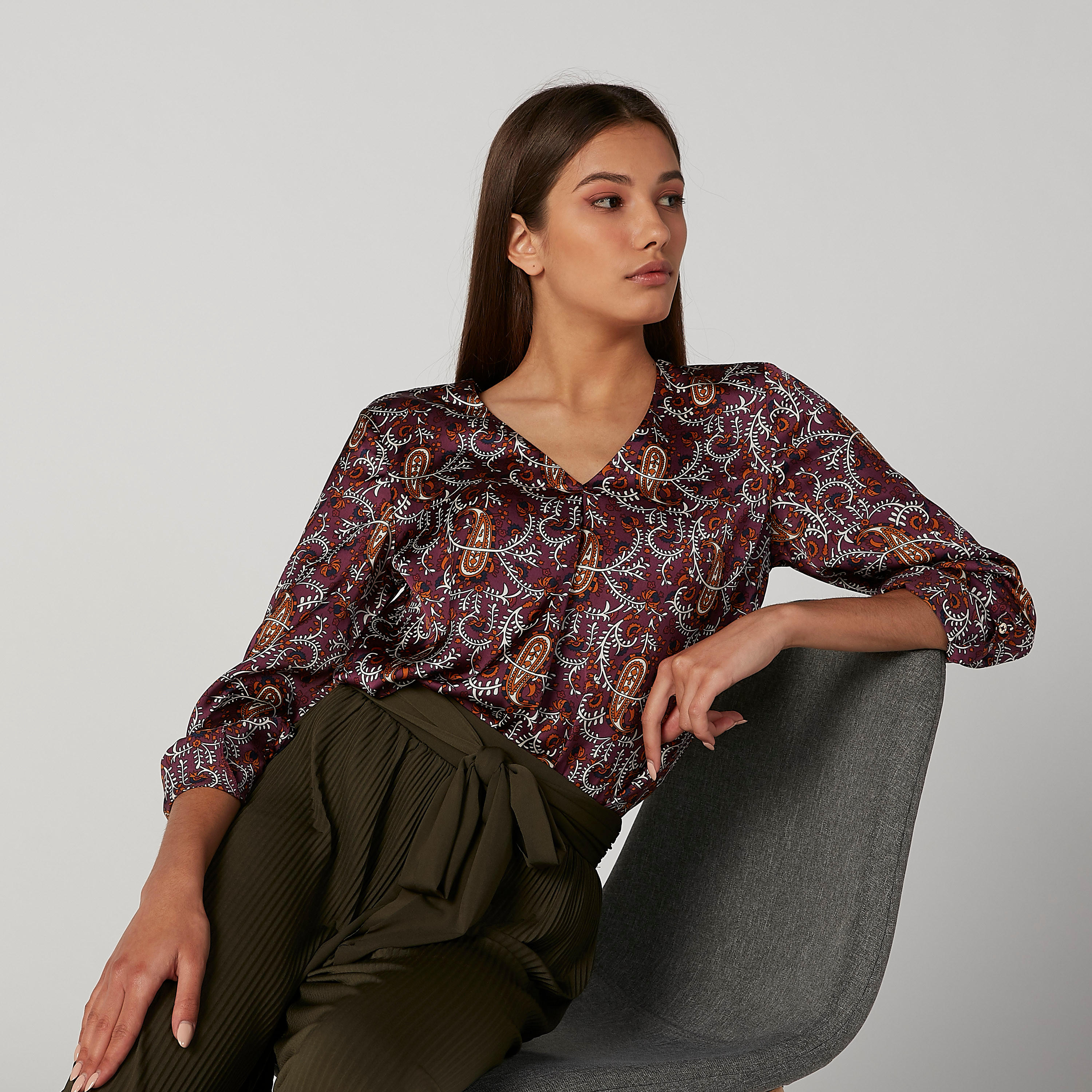 بلوزة بياقة V وأكمام طويلة وطبعات-women-clothing-shirtsandblouses-blouses-image-4