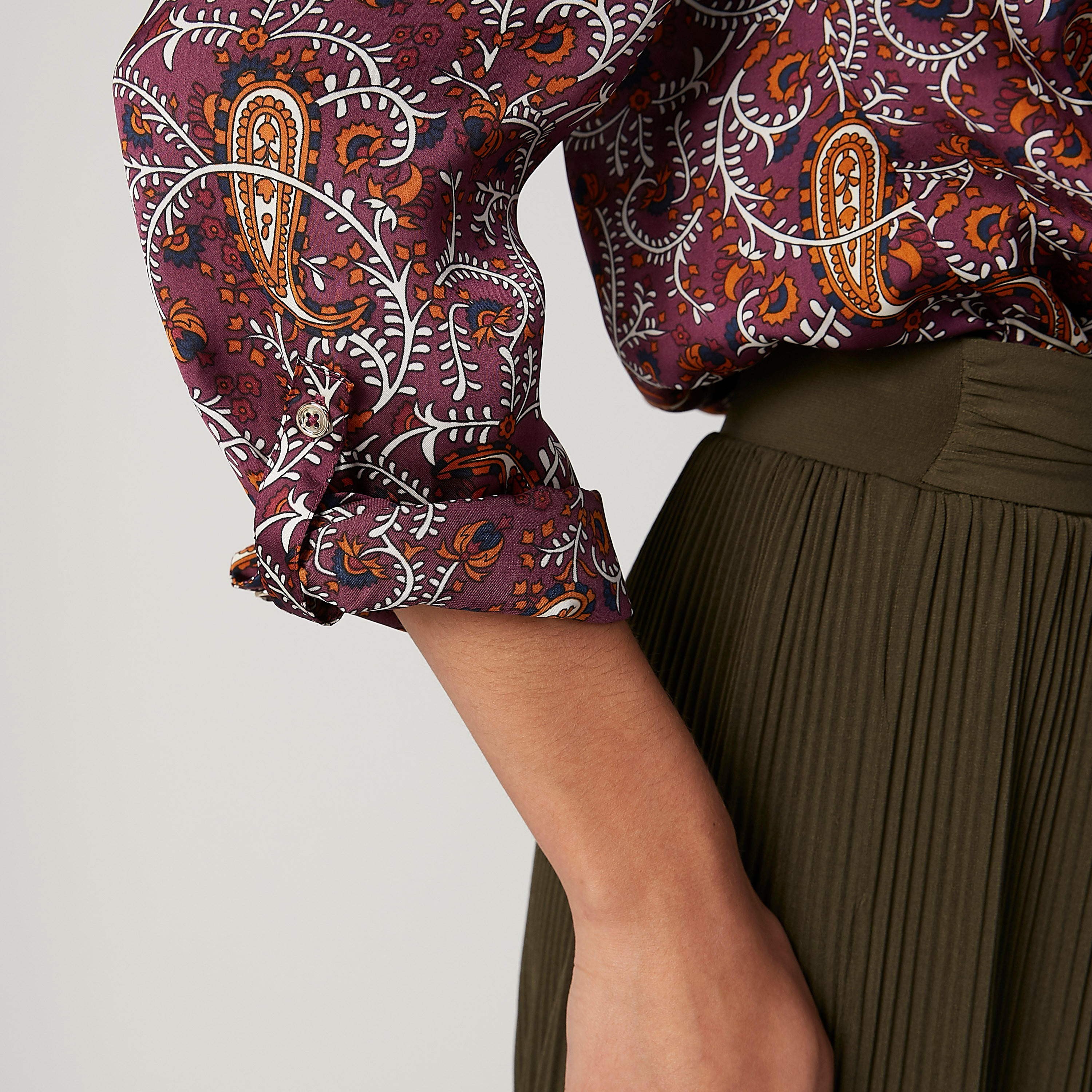 بلوزة بياقة V وأكمام طويلة وطبعات-women-clothing-shirtsandblouses-blouses-image-5