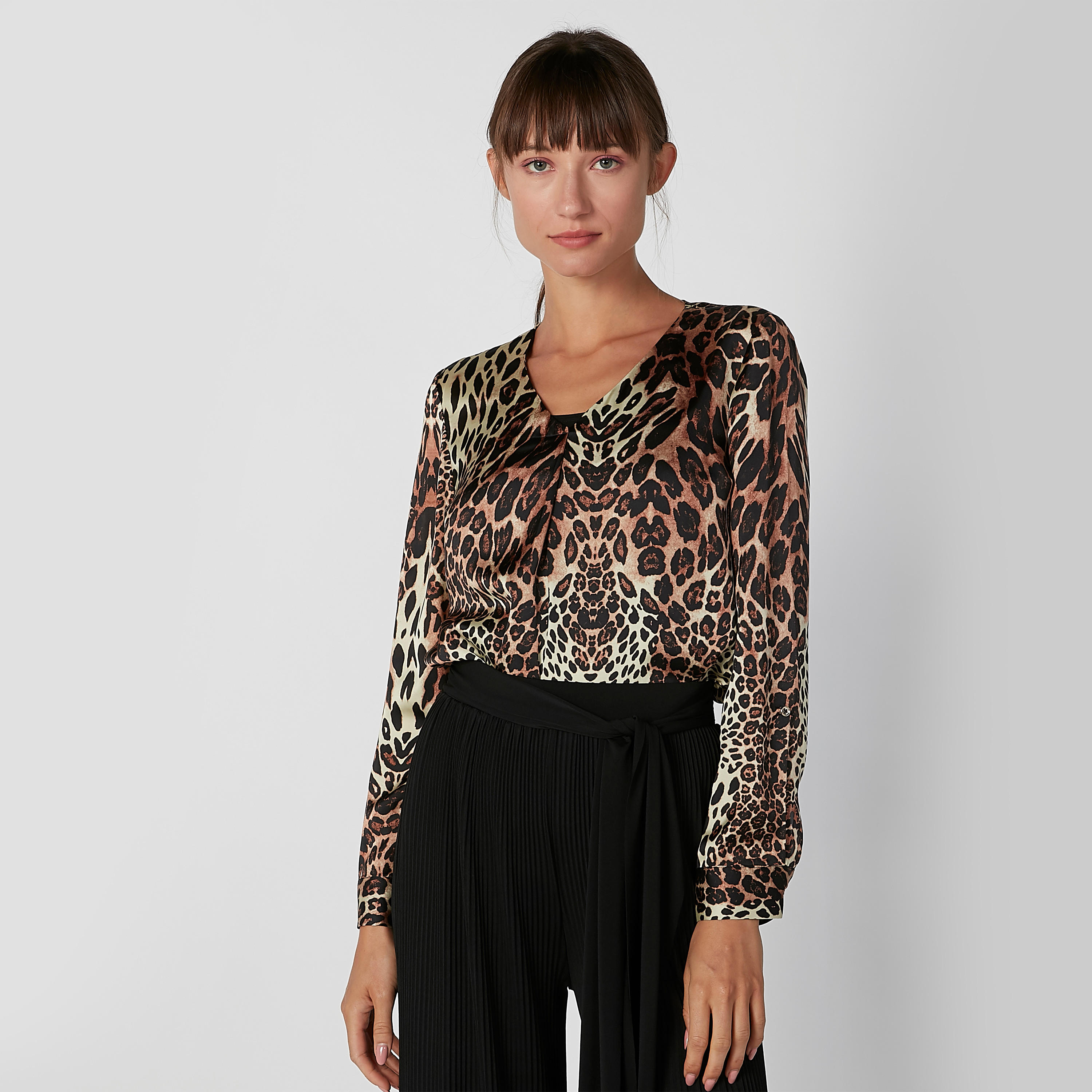 بلوزة بياقة V وأكمام بيشوب وطبعات حيوانات-women-clothing-shirtsandblouses-blouses-image-3