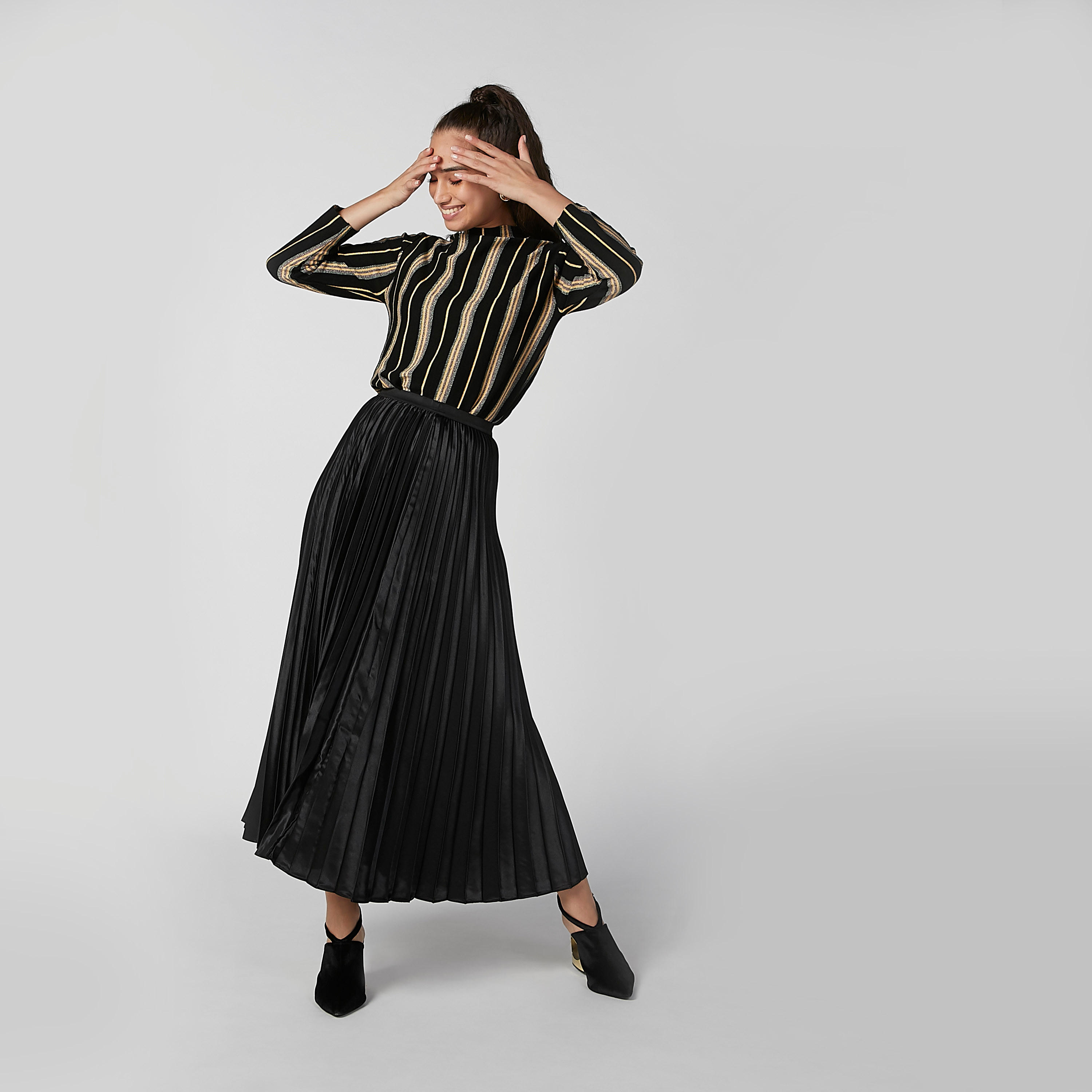 تنورة ماكسي إيه لاين بارزة الملمس بخصر مطاطي-women-clothing-bottoms-skirts-image-1