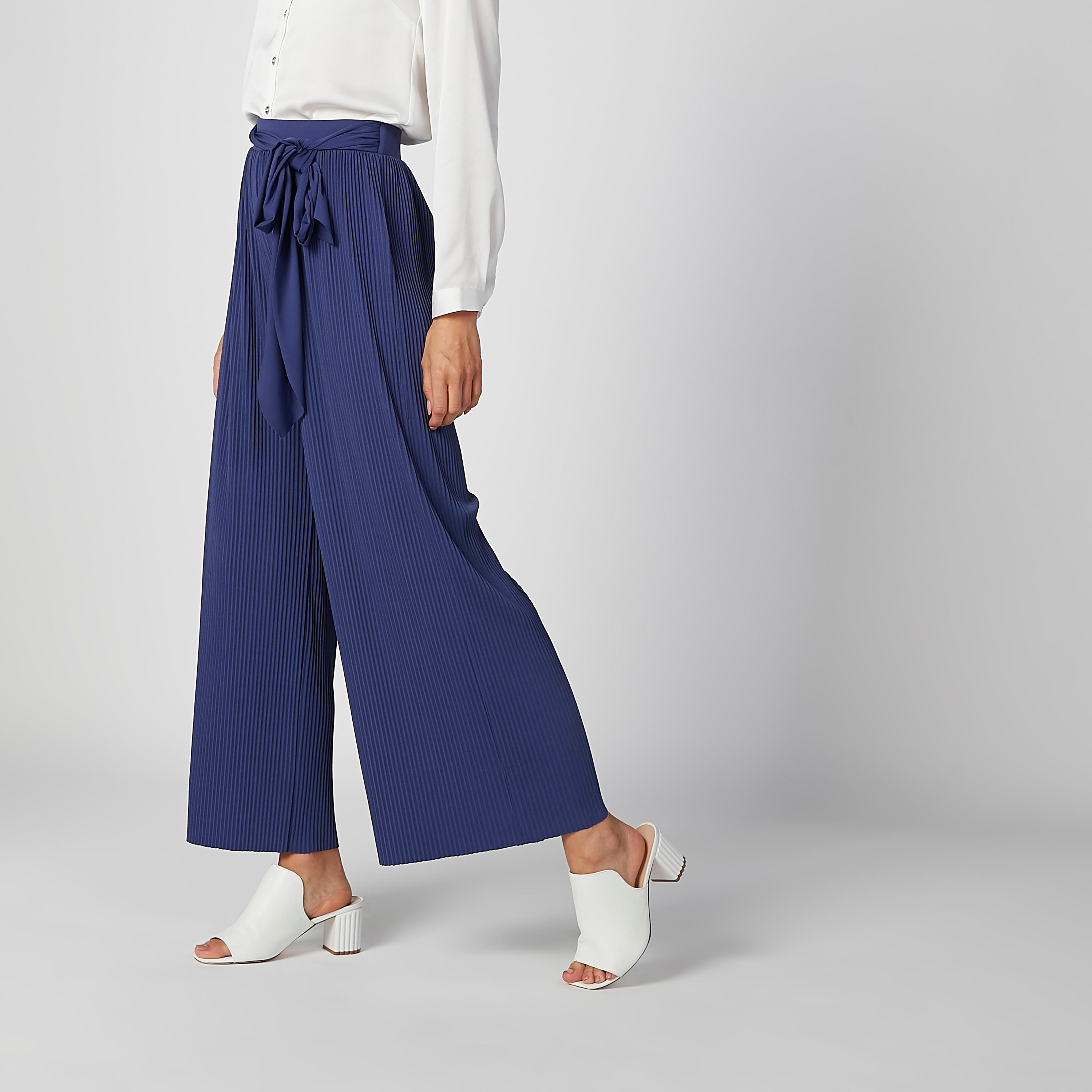 بنطلون بالازو بارز الملمس بقصّة واسعة وخصر مطّاطي متوسط الارتفاع-women-clothing-bottoms-trousers-image-1
