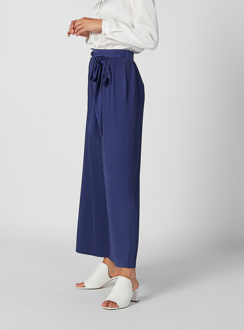 بنطلون بالازو بارز الملمس بقصّة واسعة وخصر مطّاطي متوسط الارتفاع-women-clothing-bottoms-trousers-image-4