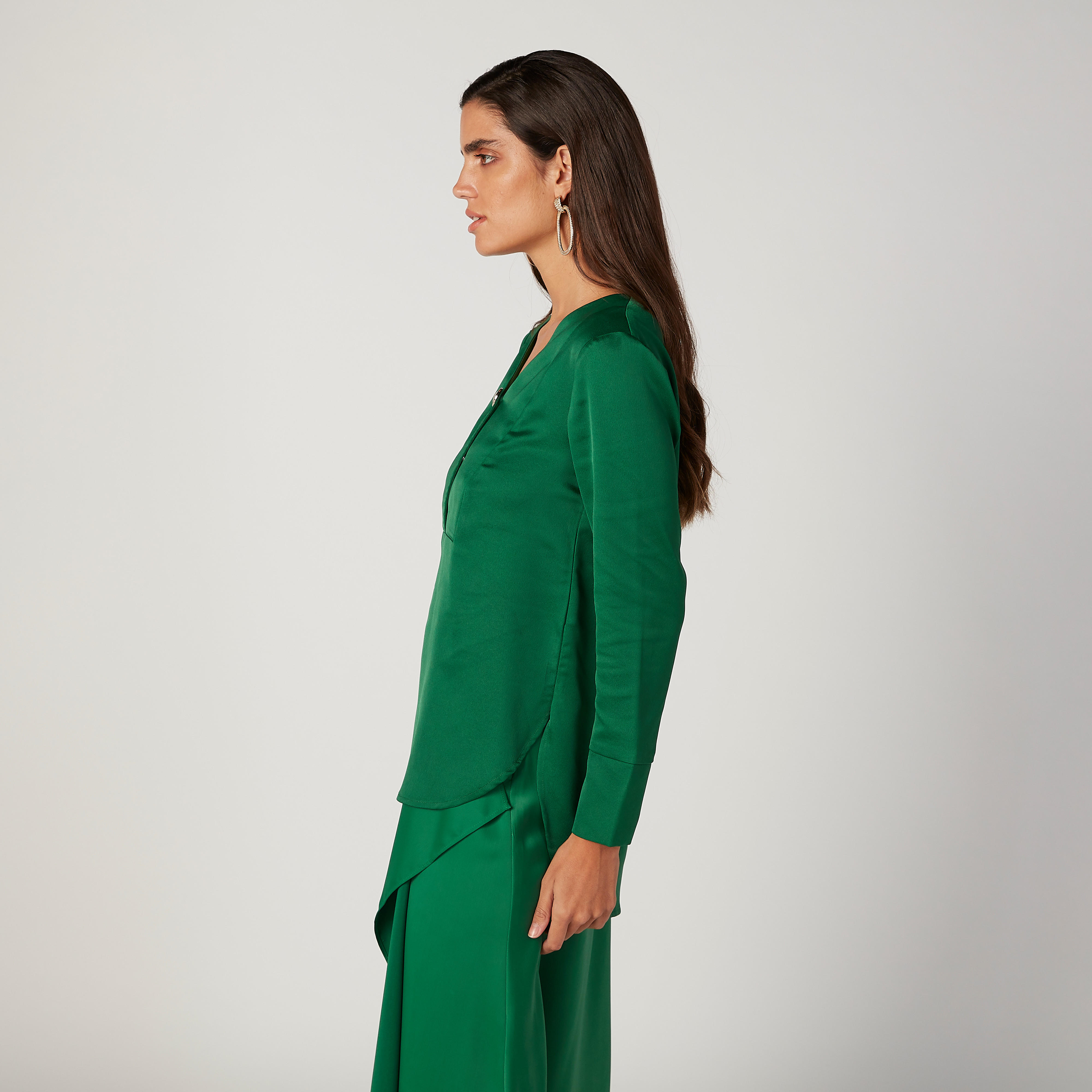 Sustainable Plain Top with V-neck and Long Sleeves-women-clothing-shirtsandblouses-blouses-image-5
