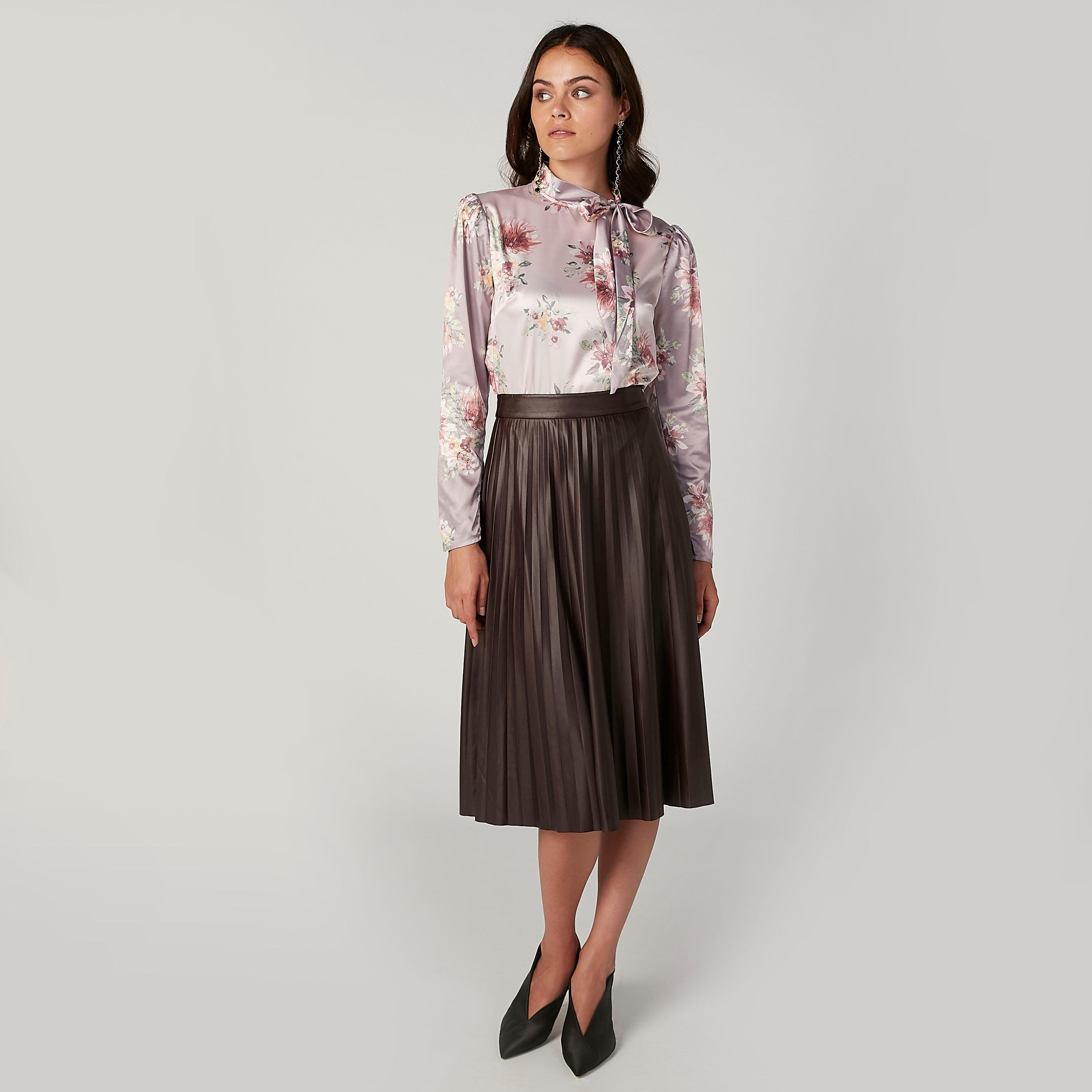 بلوزة مستدامة بأكمام طويلة وطبعات زهرية وربطة عنق-women-clothing-shirtsandblouses-blouses-image-2
