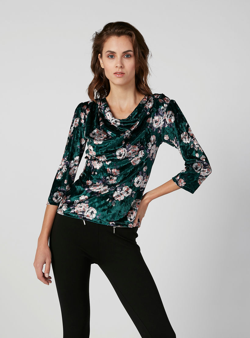 بلوزة مستدامة بياقة منسدلة وأكمام 3/4 وطبعات زهرية-women-clothing-shirtsandblouses-blouses-image-3