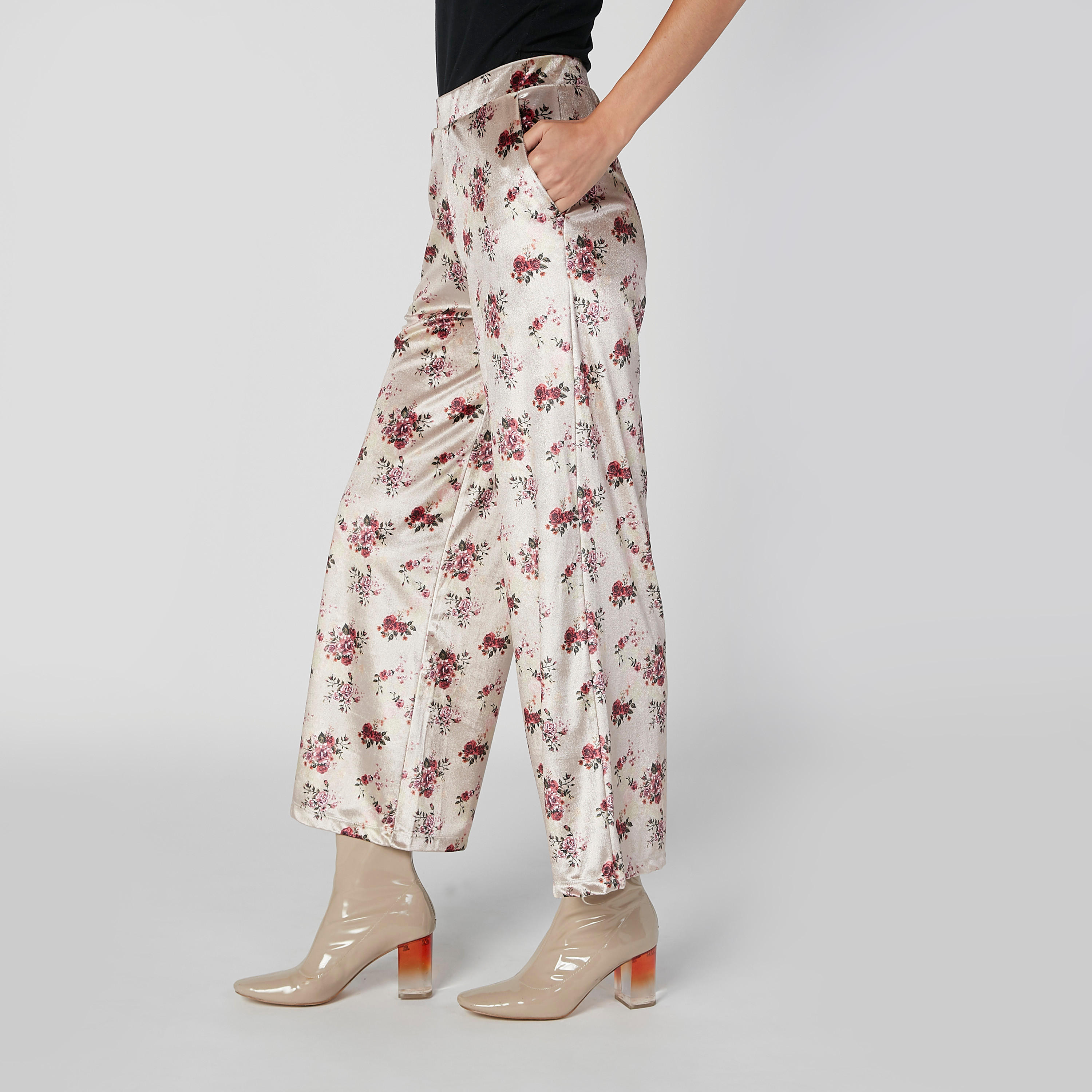 بنطال بالازو بطبعات بقصّة واسعة وخصر متوسط الارتفاع وجيوب-women-clothing-bottoms-trousers-image-4