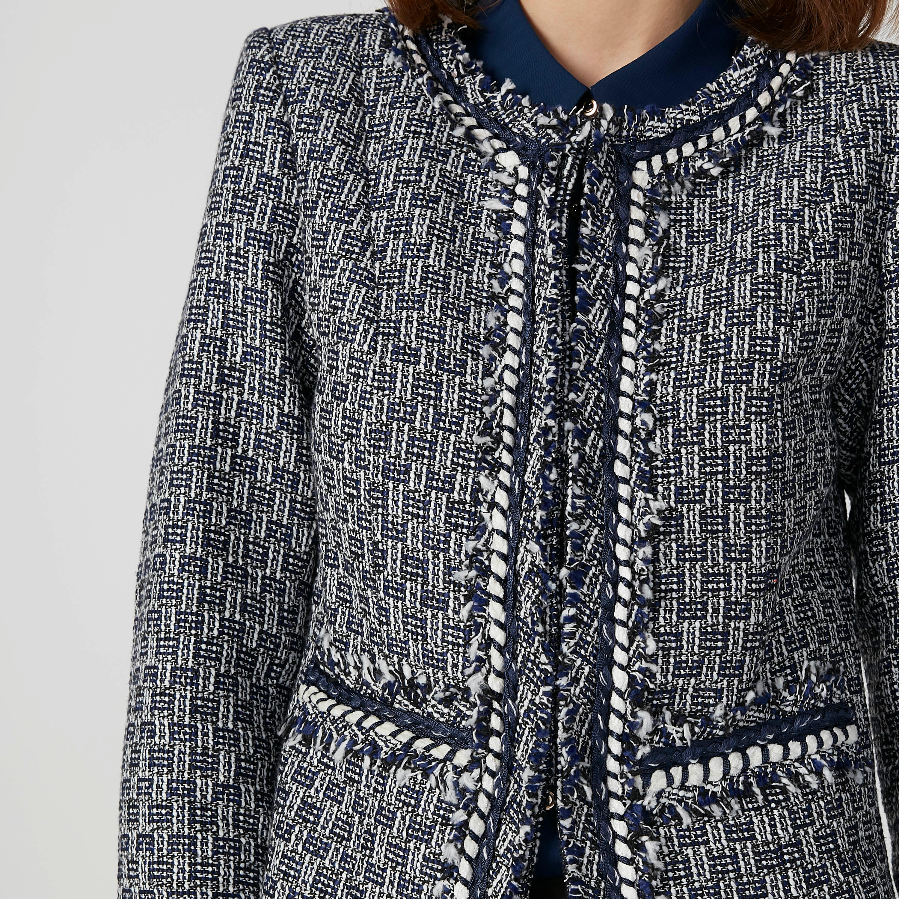 جاكيت بارز الملمس بأكمام طويلة وجيوب-women-winterwear-coatsandjackets-jackets-image-3
