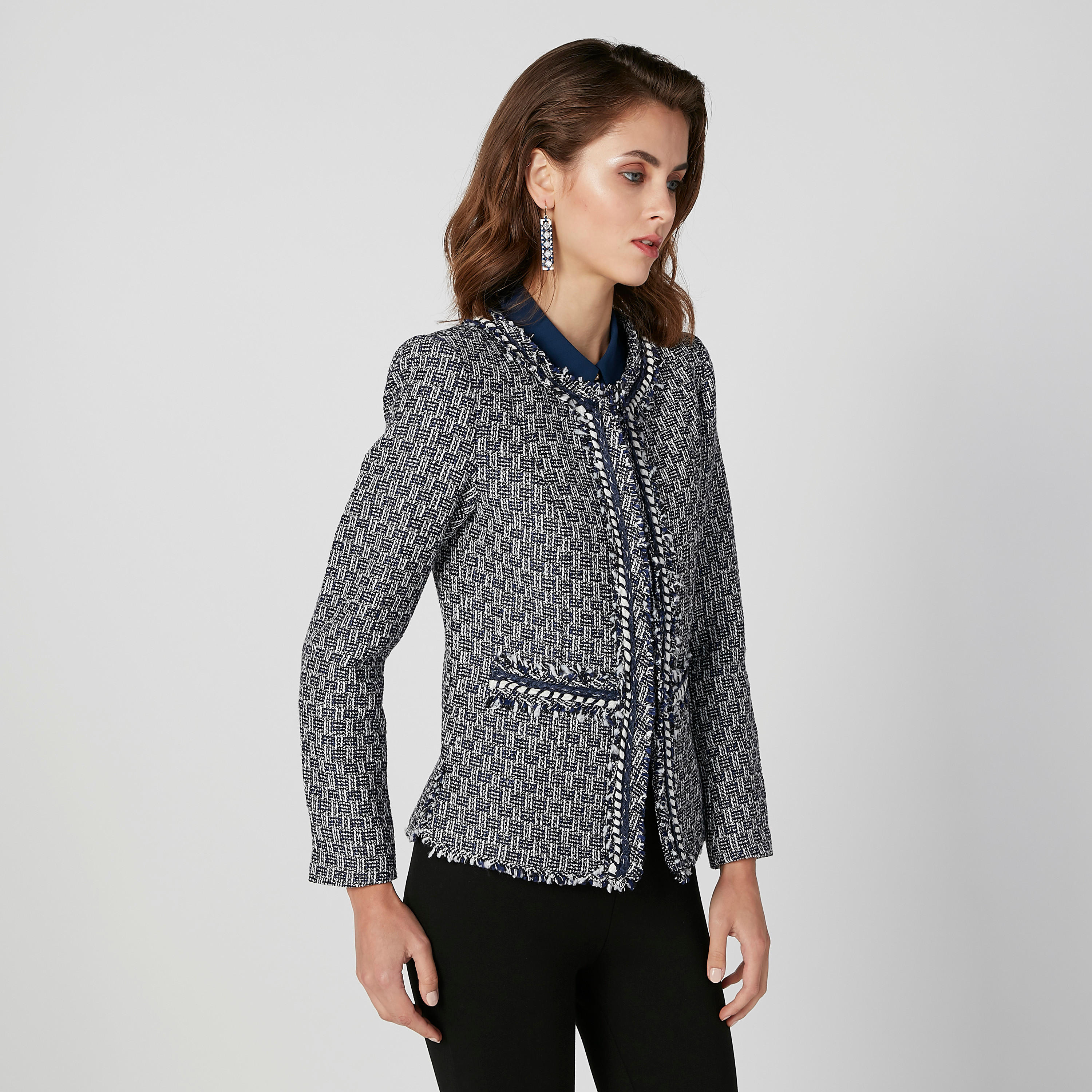 جاكيت بارز الملمس بأكمام طويلة وجيوب-women-winterwear-coatsandjackets-jackets-image-1