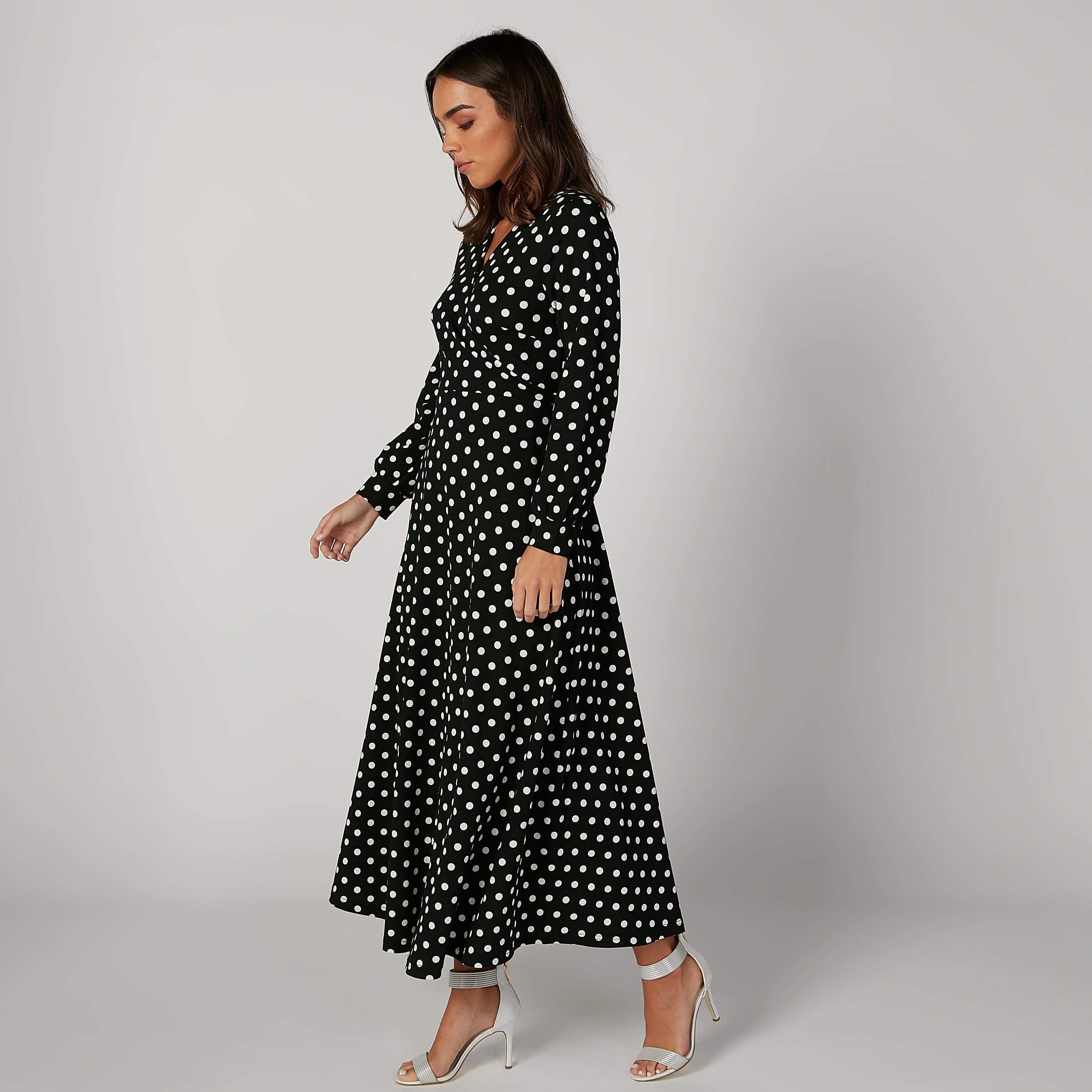 فستان مستدام طويل ملفوف بياقة V وطبعات منقّطة -women-clothing-dresses-image-3