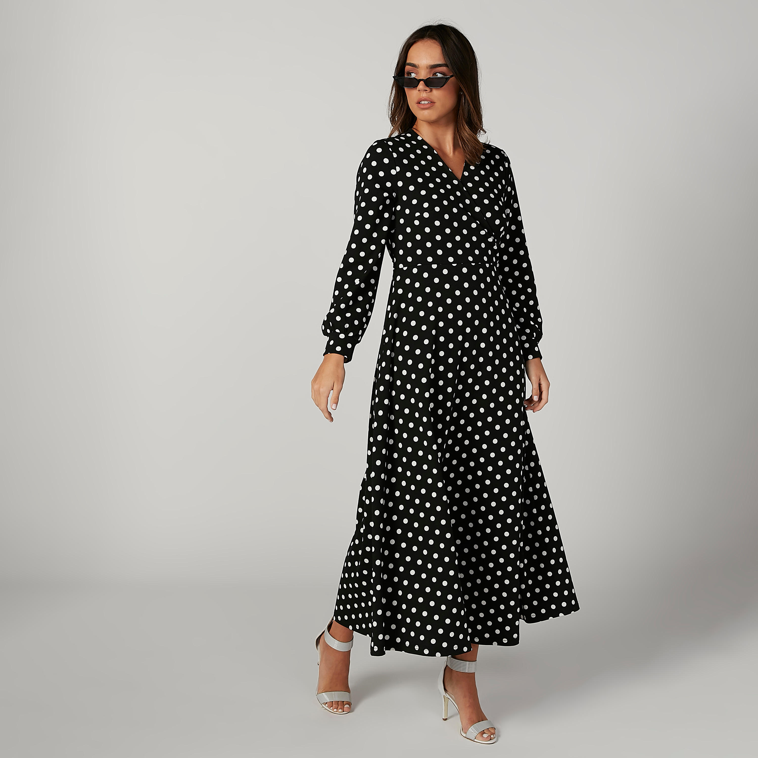 فستان مستدام طويل ملفوف بياقة V وطبعات منقّطة -women-clothing-dresses-image-4