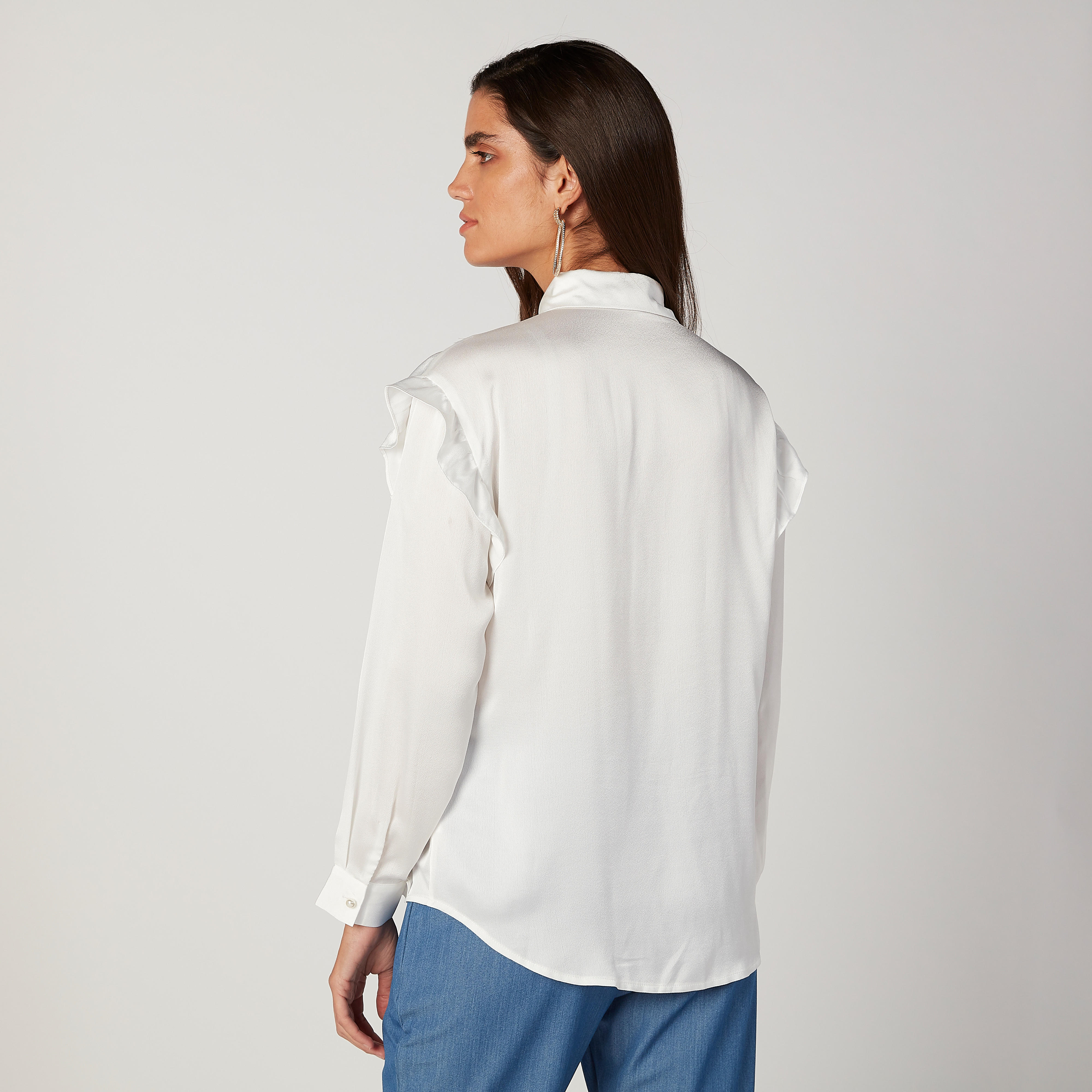 بلوزة مستدامة بارزة الملمس بأكمام طويلة وتفاصيل كشكش من خامات مستدامة-women-clothing-shirtsandblouses-shirts-image-4