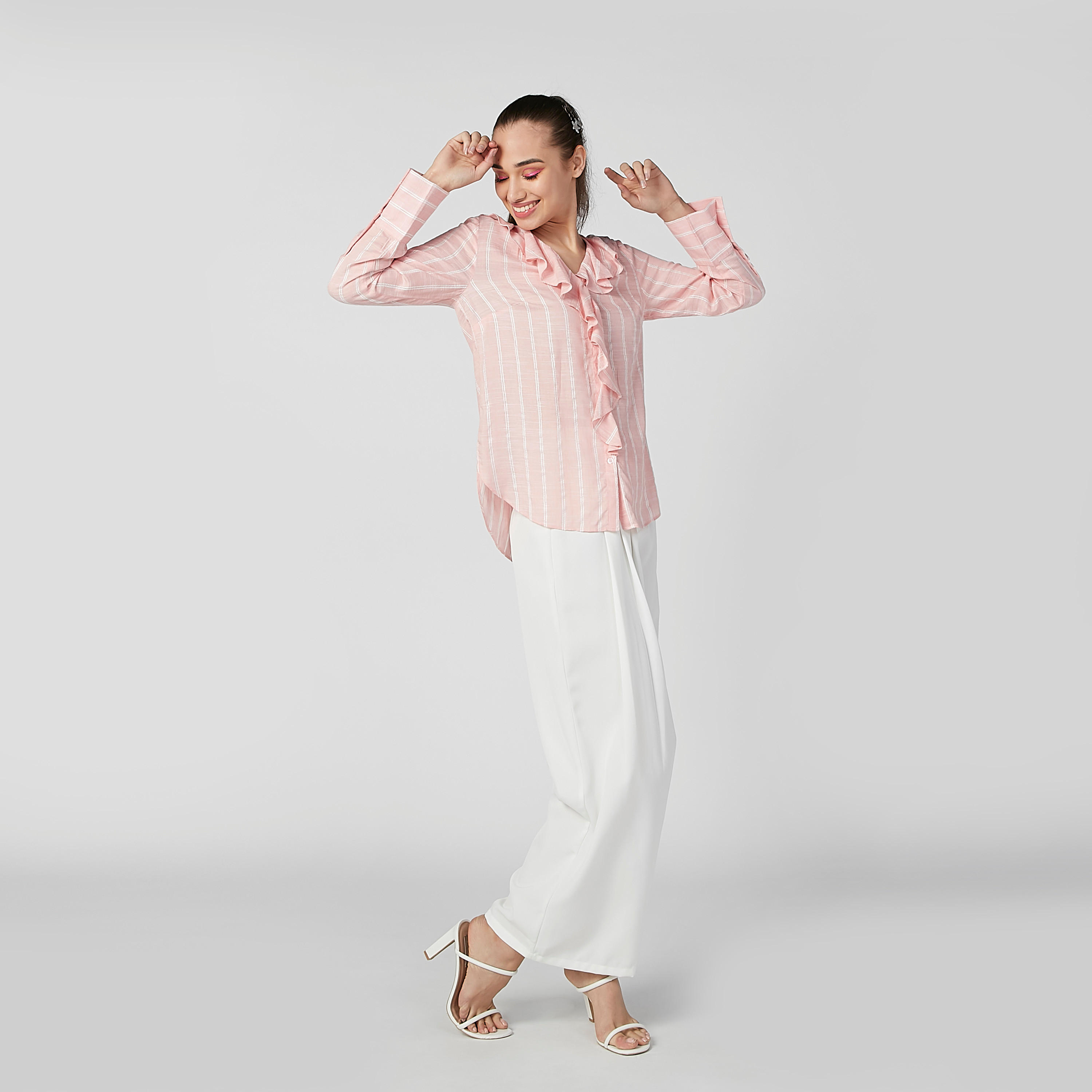 قميص مقلم بياقة V وأكمام طويلة-women-clothing-shirtsandblouses-shirts-image-4