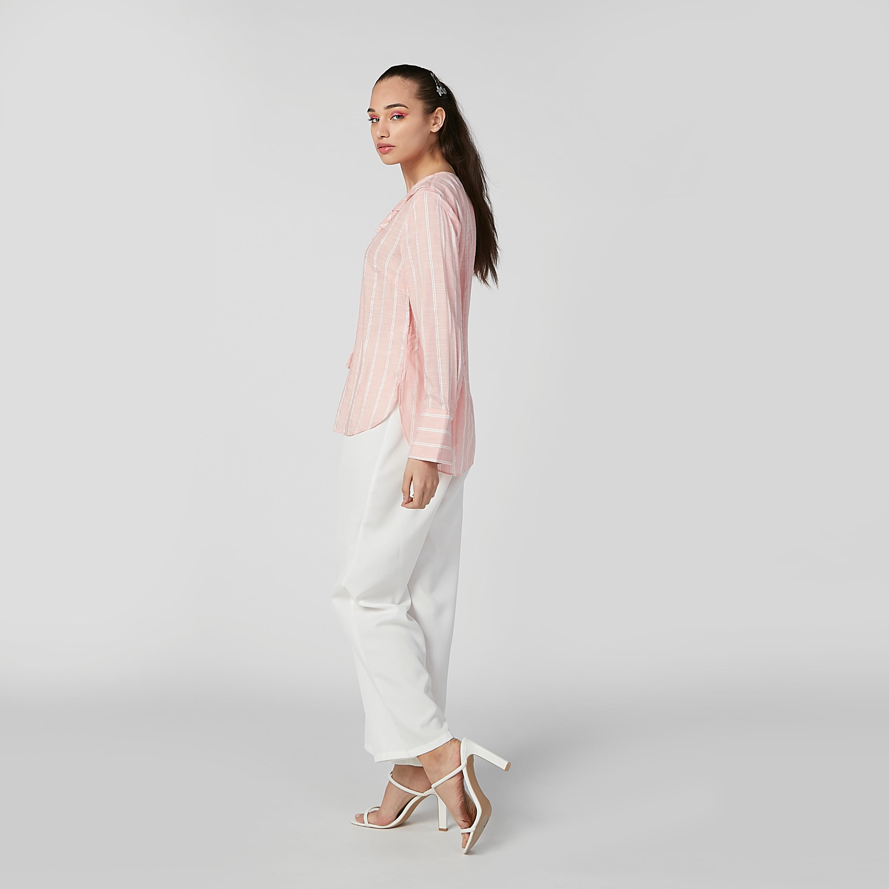 قميص مقلم بياقة V وأكمام طويلة-women-clothing-shirtsandblouses-shirts-image-7