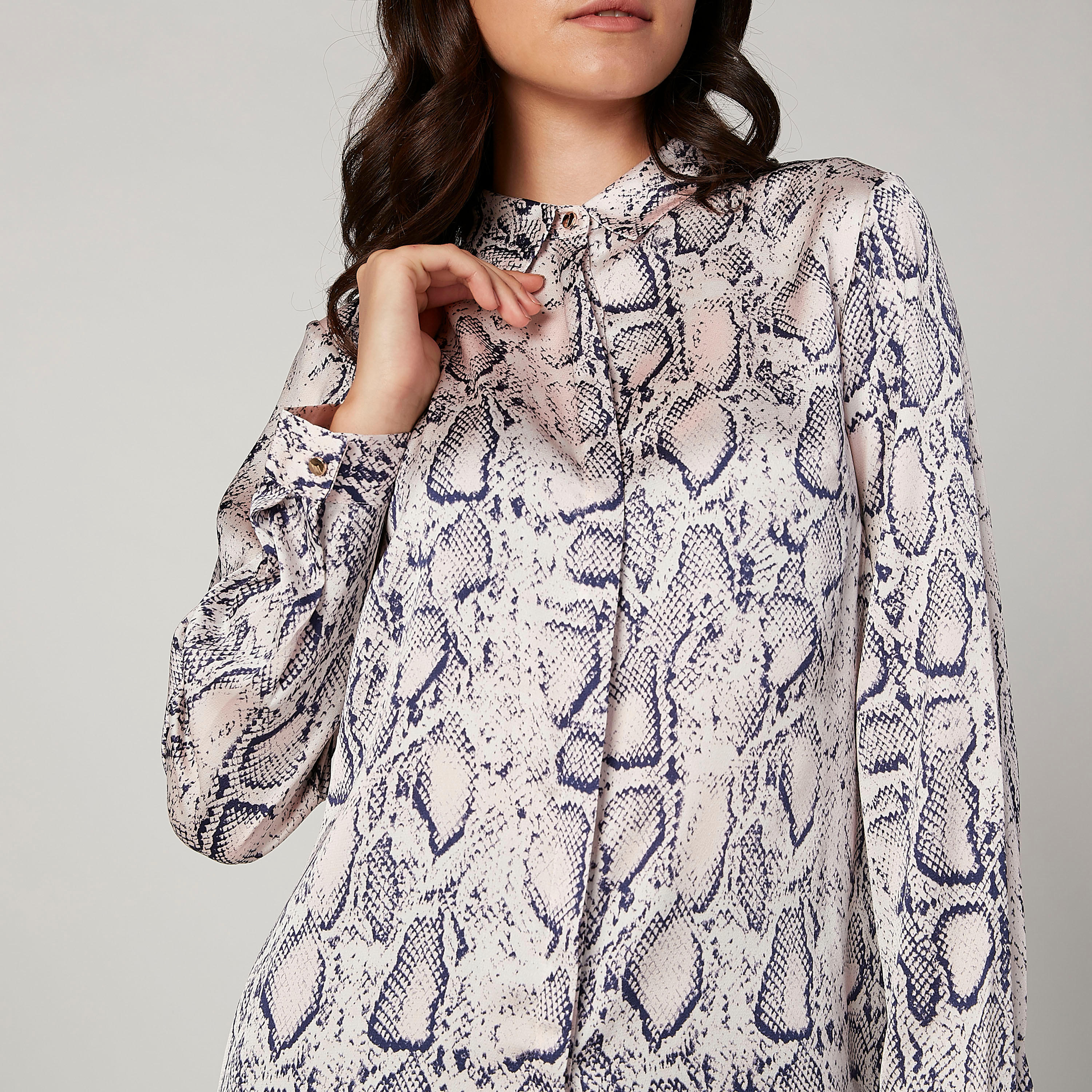 قميص بأكمام طويلة وأزرار غير مرئية وطبعات حيوانات-women-clothing-shirtsandblouses-shirts-image-3