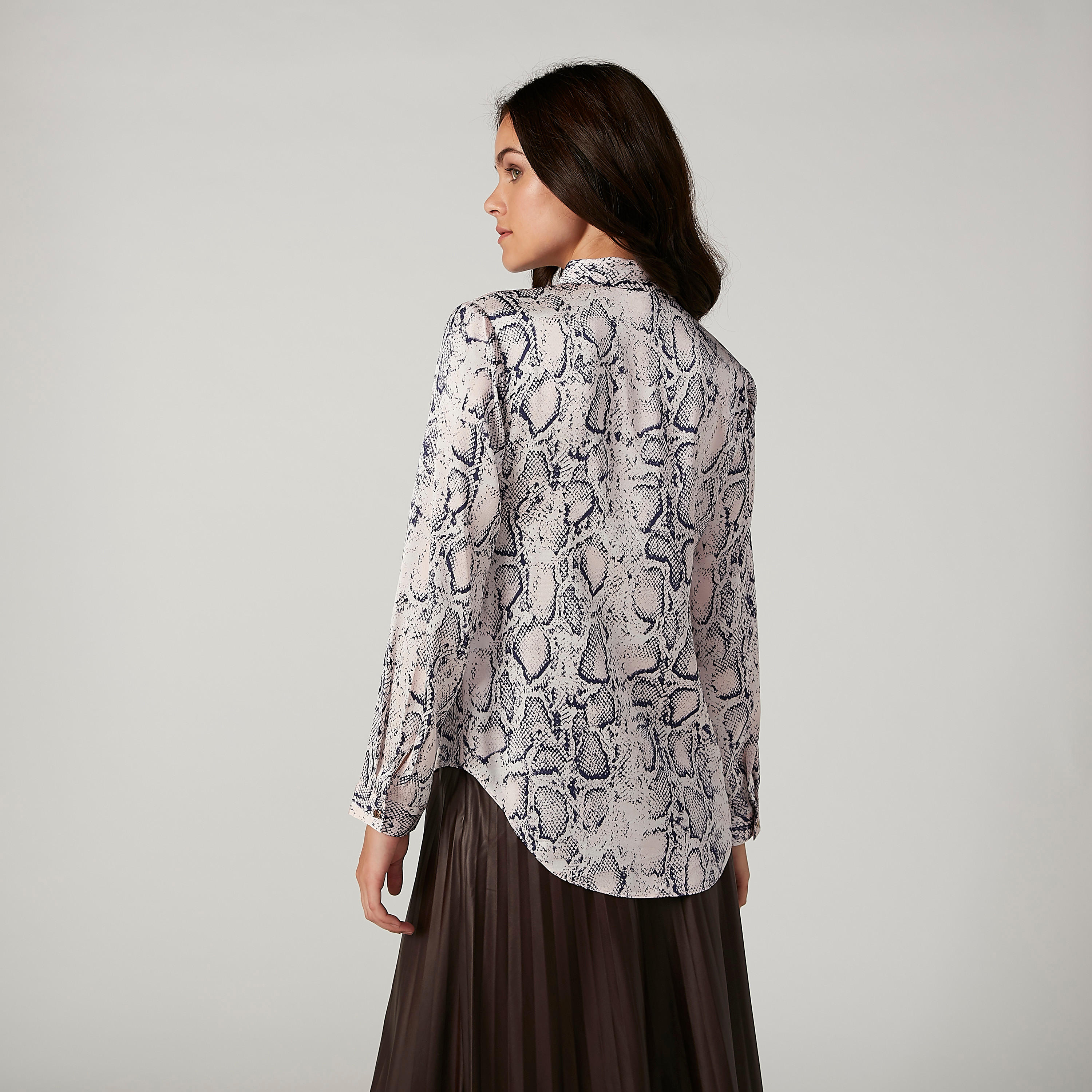 قميص بأكمام طويلة وأزرار غير مرئية وطبعات حيوانات-women-clothing-shirtsandblouses-shirts-image-2