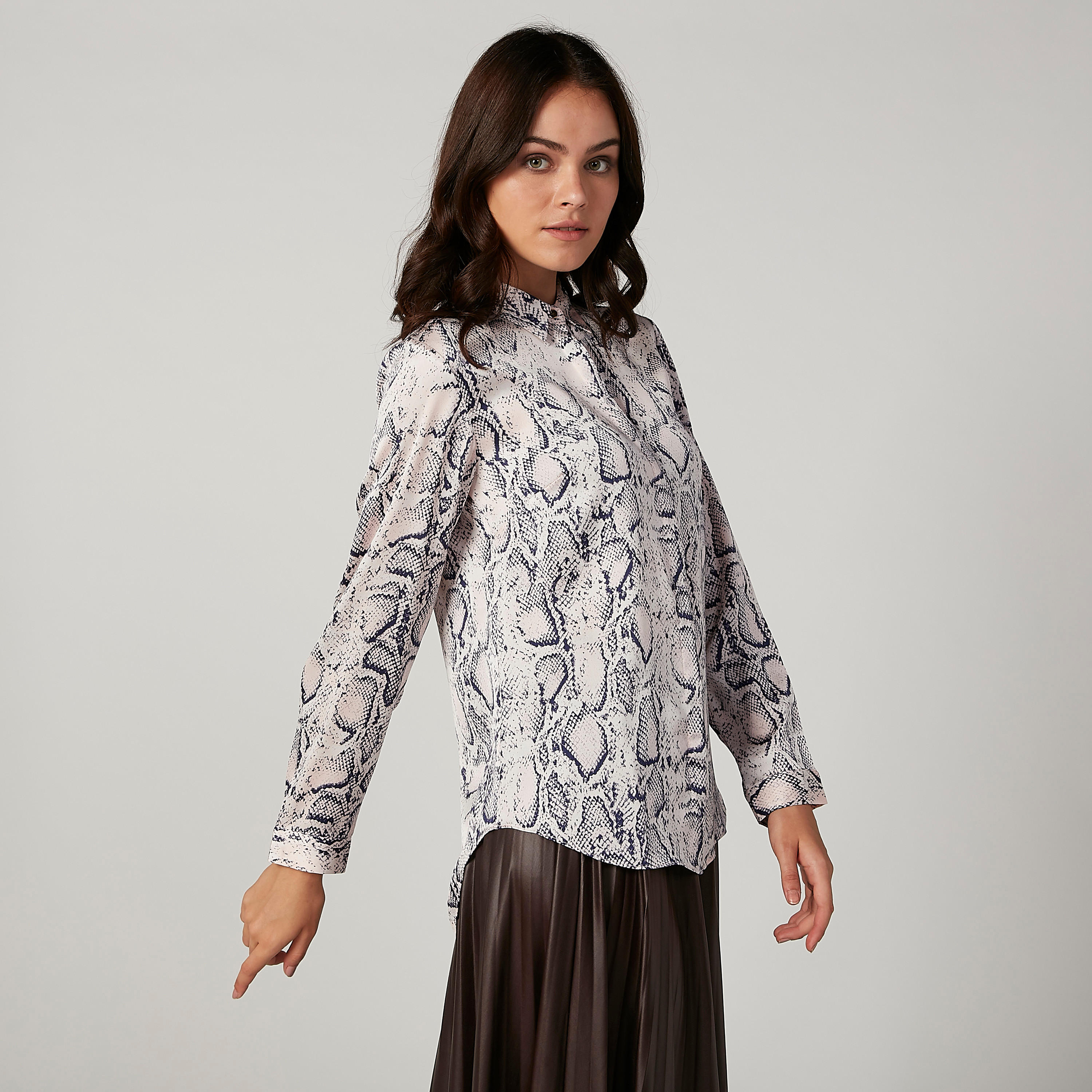 قميص بأكمام طويلة وأزرار غير مرئية وطبعات حيوانات-women-clothing-shirtsandblouses-shirts-image-1