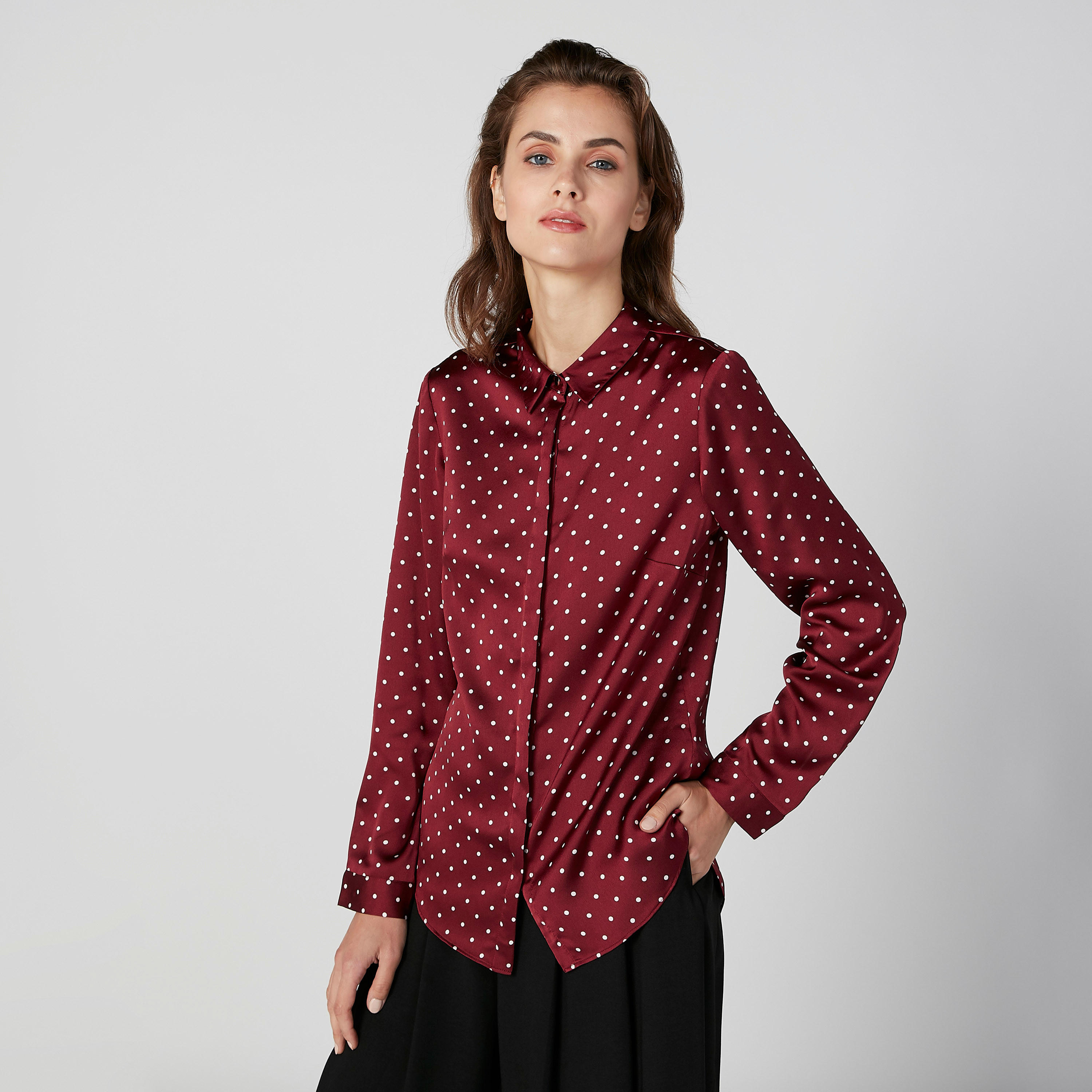 قميص بأكمام طويلة وأزرار مخفيّة وطبعات منقّطة-women-clothing-shirtsandblouses-shirts-image-1
