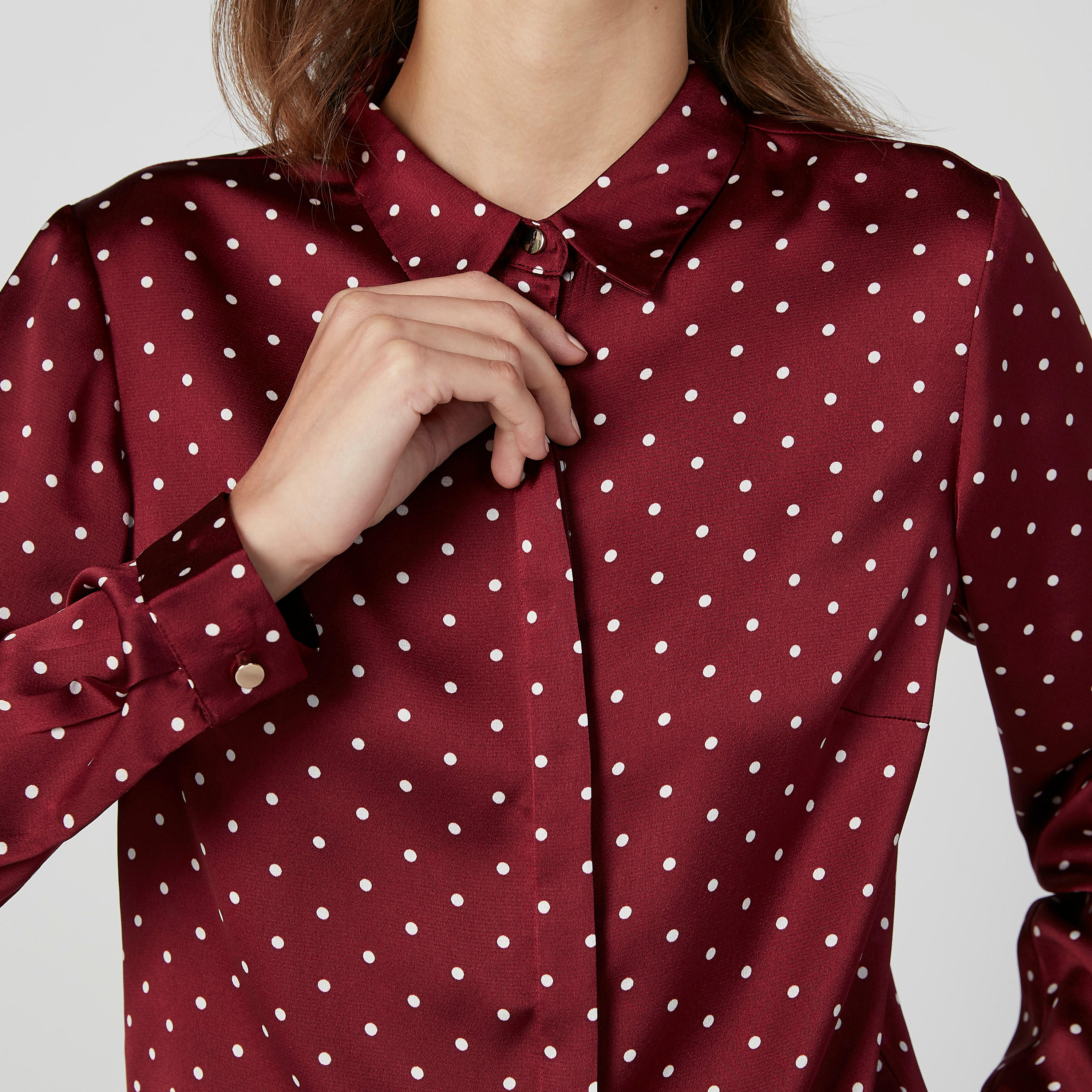 قميص بأكمام طويلة وأزرار مخفيّة وطبعات منقّطة-women-clothing-shirtsandblouses-shirts-image-3