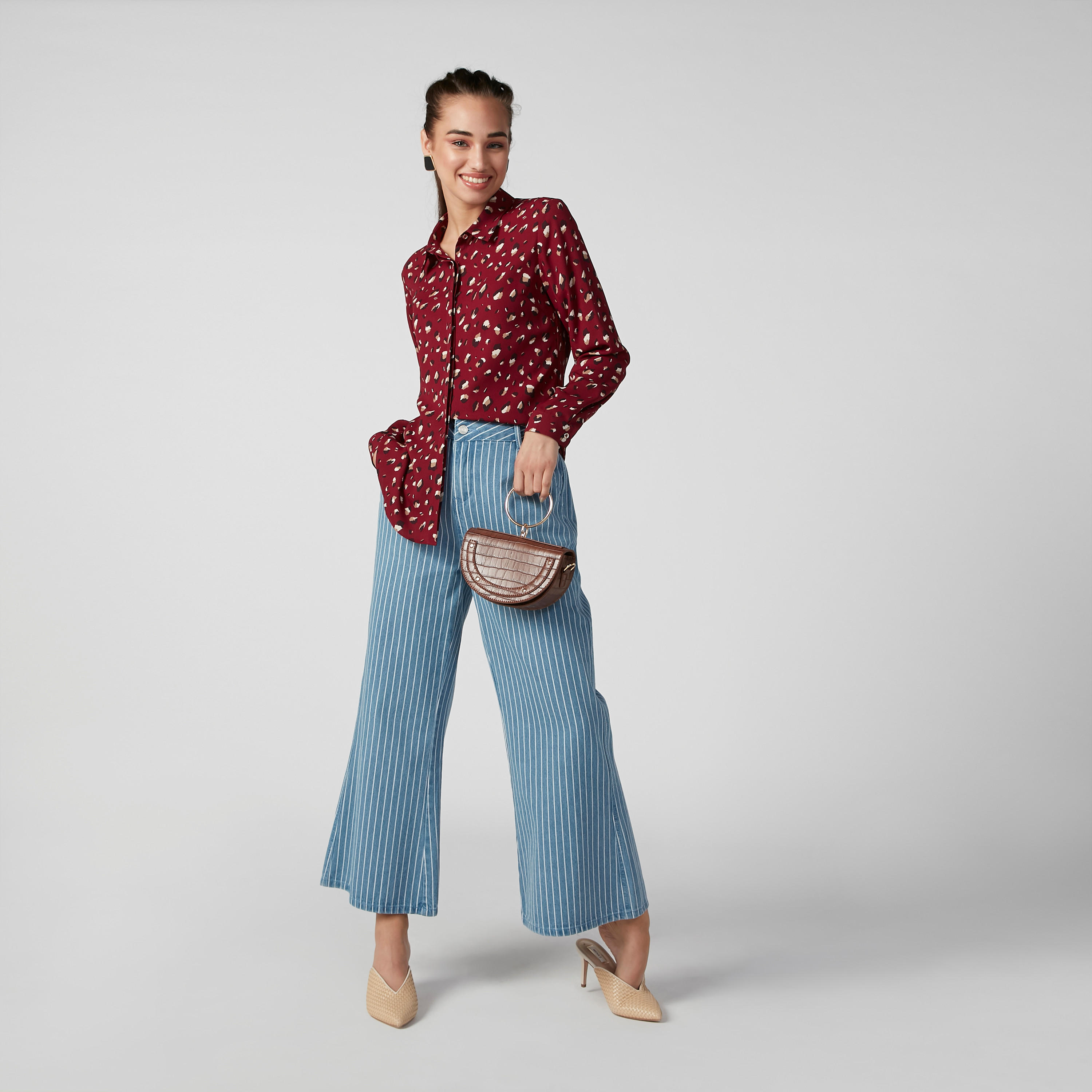 قميص بأكمام طويلة وأزرار غير مرئية وطبعات-women-clothing-shirtsandblouses-shirts-image-2