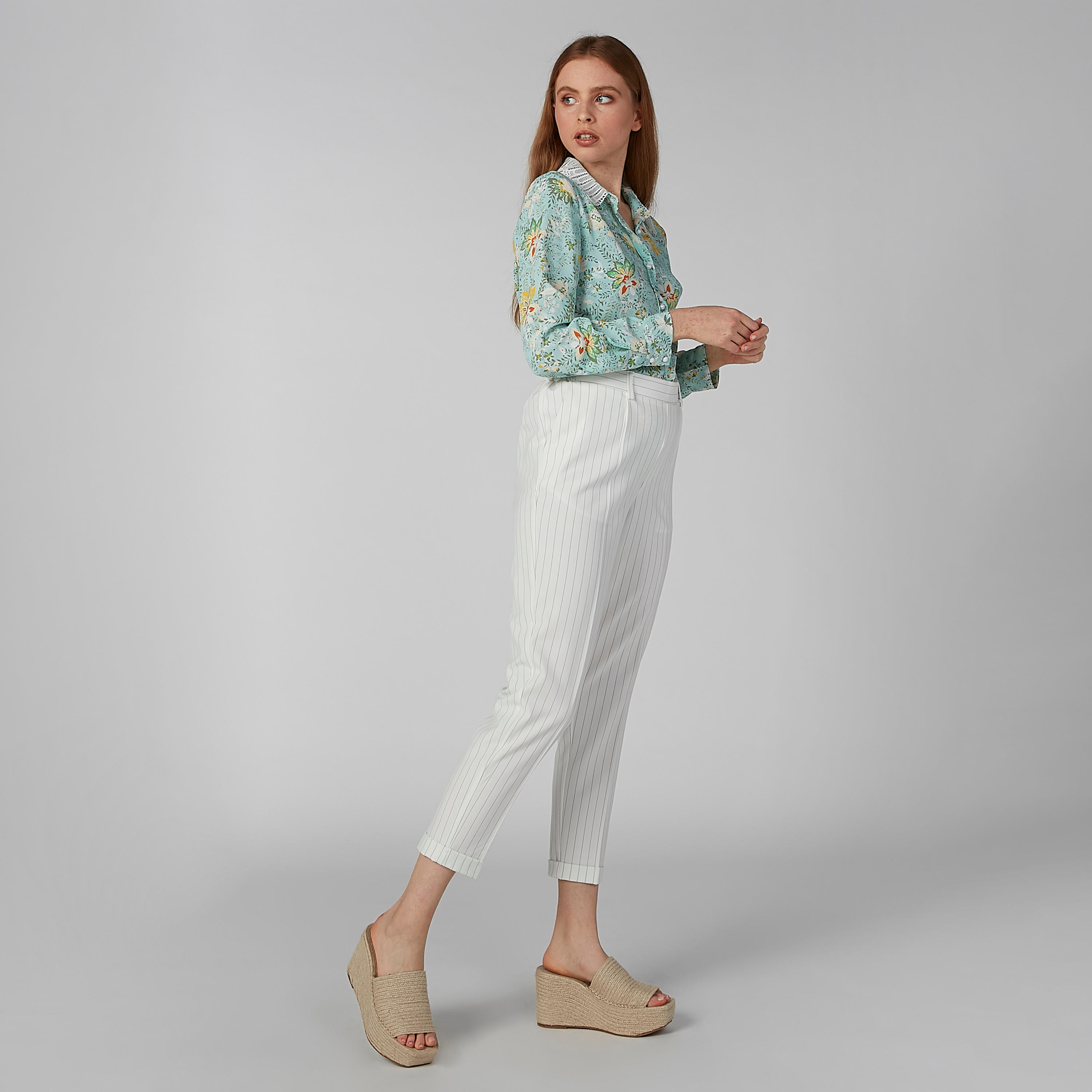 قميص بأكمام طويلة وأزرار وطبعات زهرية-women-clothing-shirtsandblouses-shirts-image-2