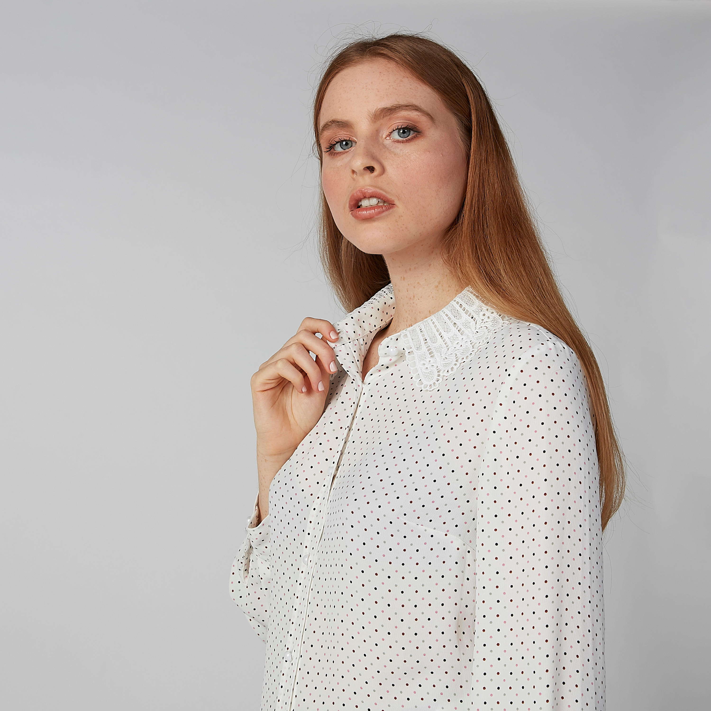 قميص بأكمام طويلة وتفاصيل دانتيل وطبعات-women-clothing-shirtsandblouses-shirts-image-3